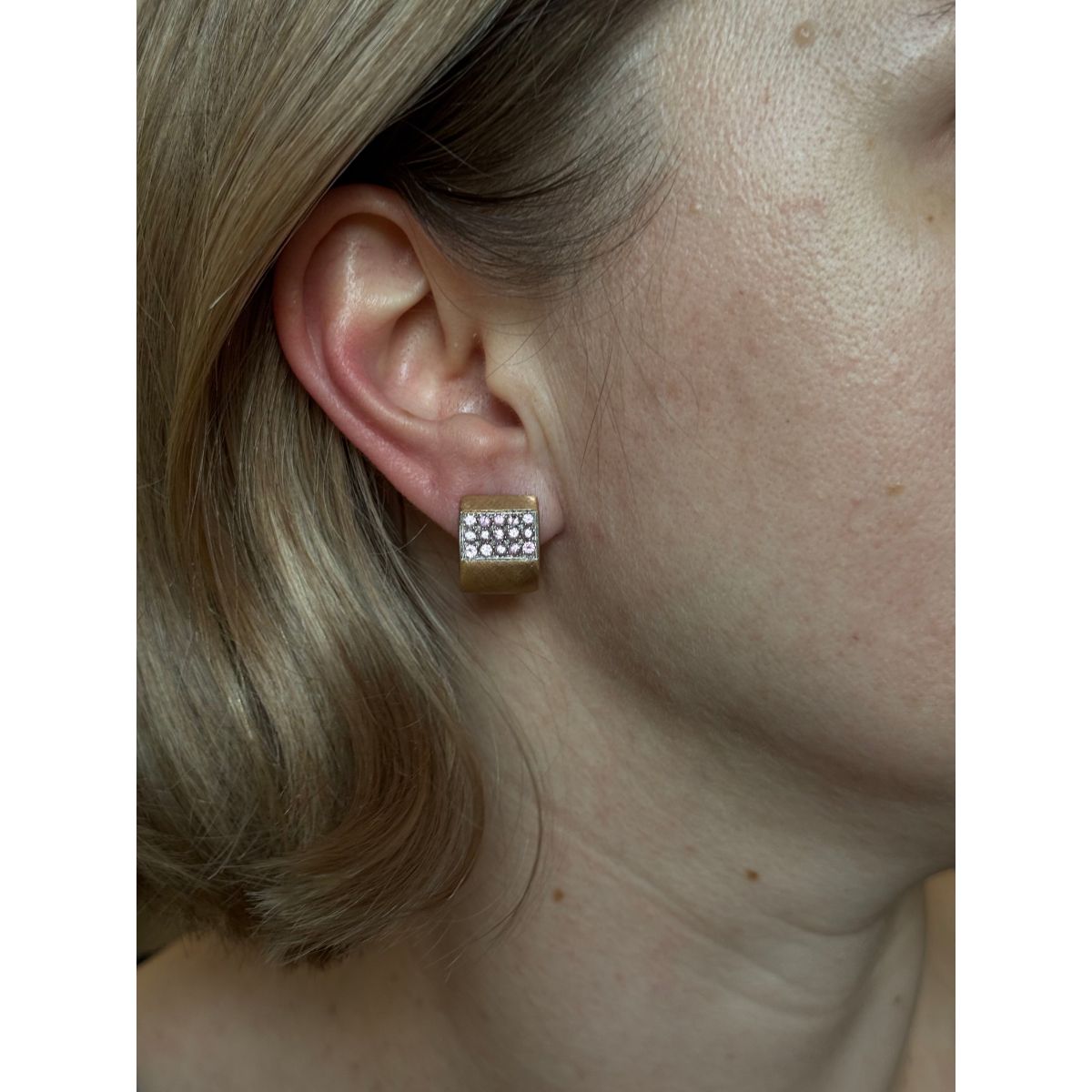 Roberto Coin 18k Rose Gold Pink Sapphire Huggie Hoop Earrings