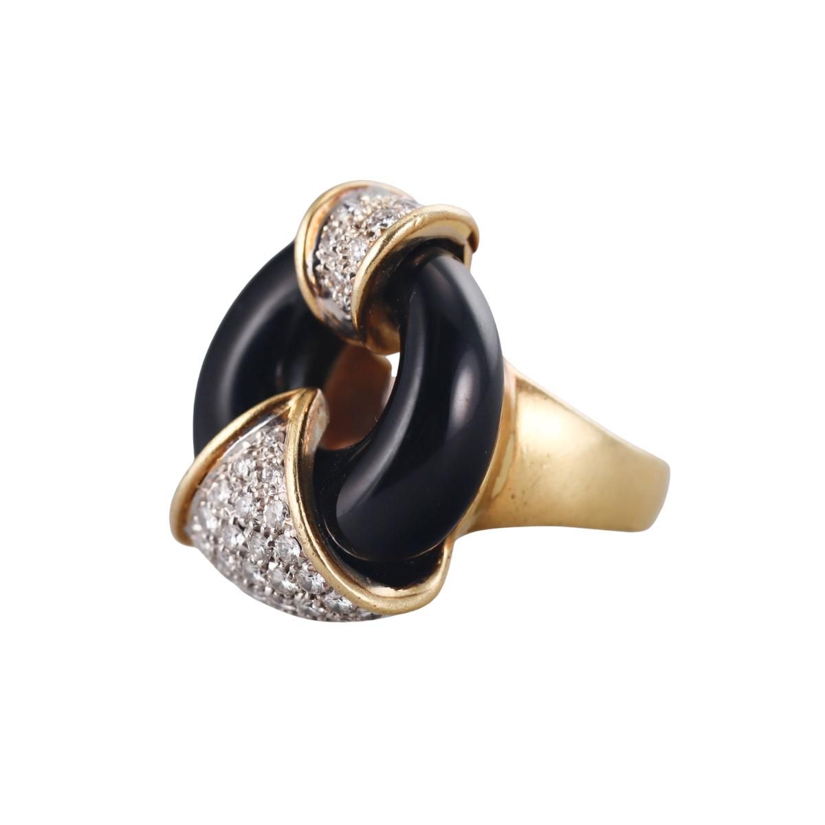 1980s 18k Gold Diamond Onyx Ring