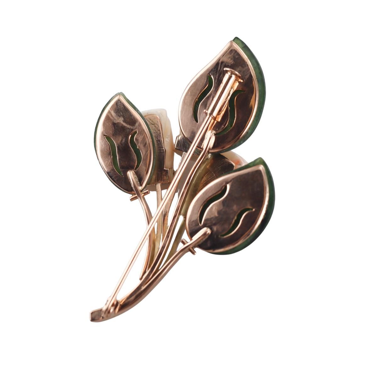 14k Gold Vintage Carved Nephrite Coral Floral Brooch Pin