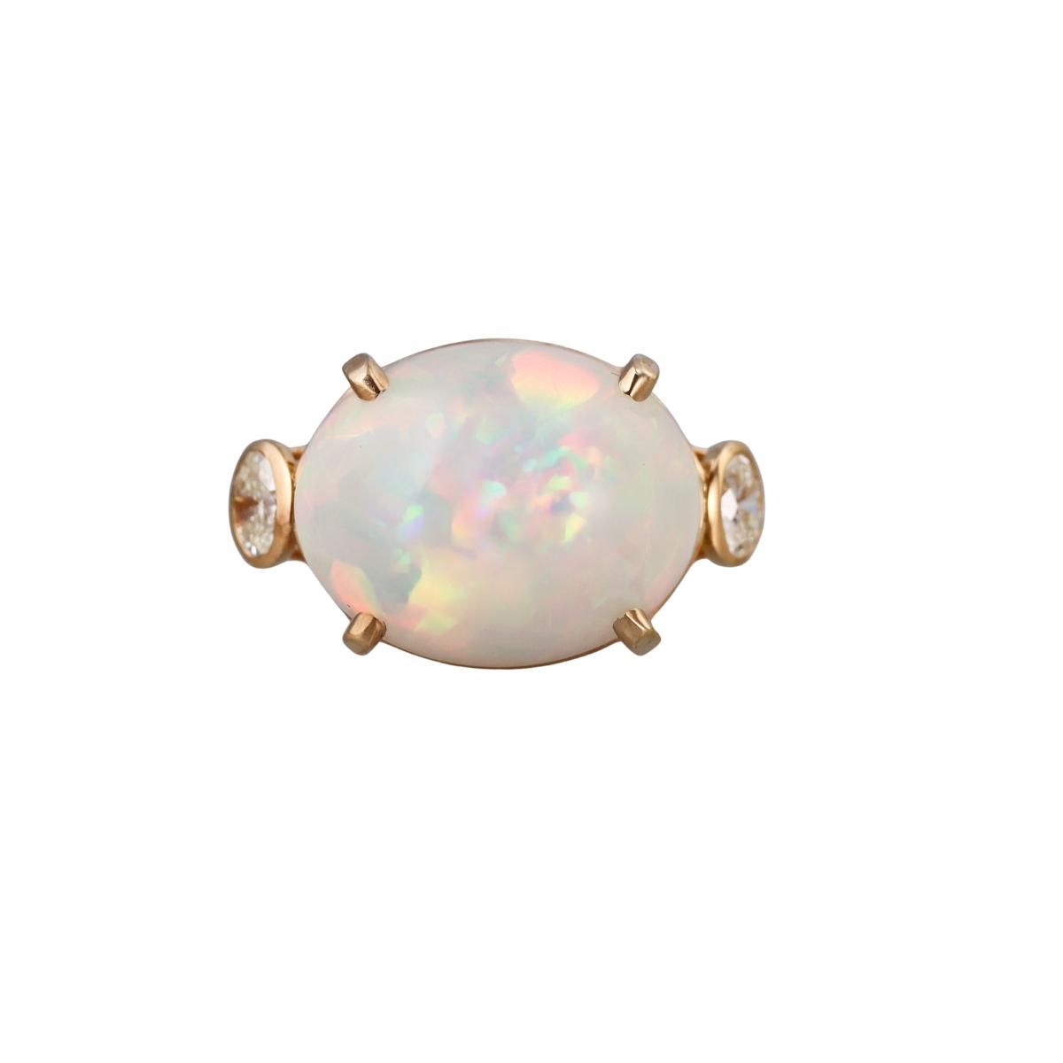16ct Opal Cabochon 18k Gold Diamond Ring