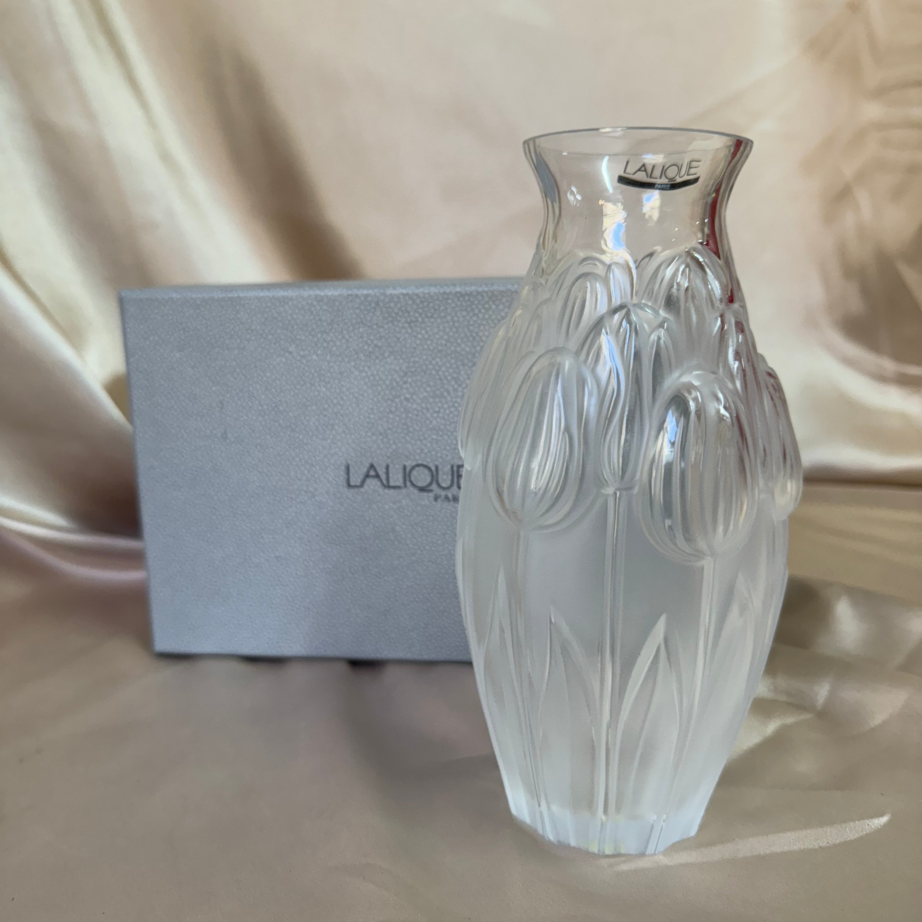 New old stock Lalique Tulips Clear Vase 1252400