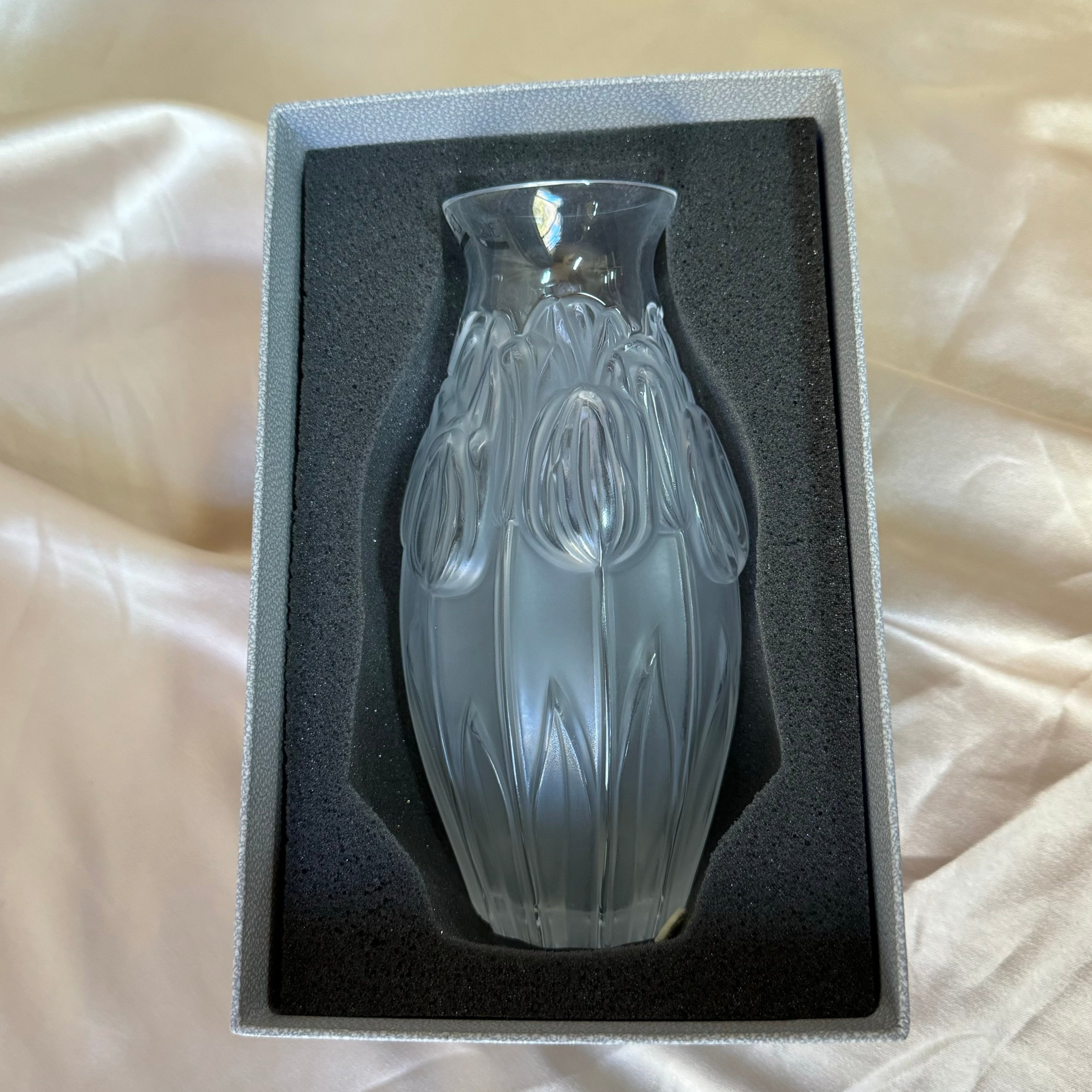 New old stock Lalique Tulips Clear Vase 1252400