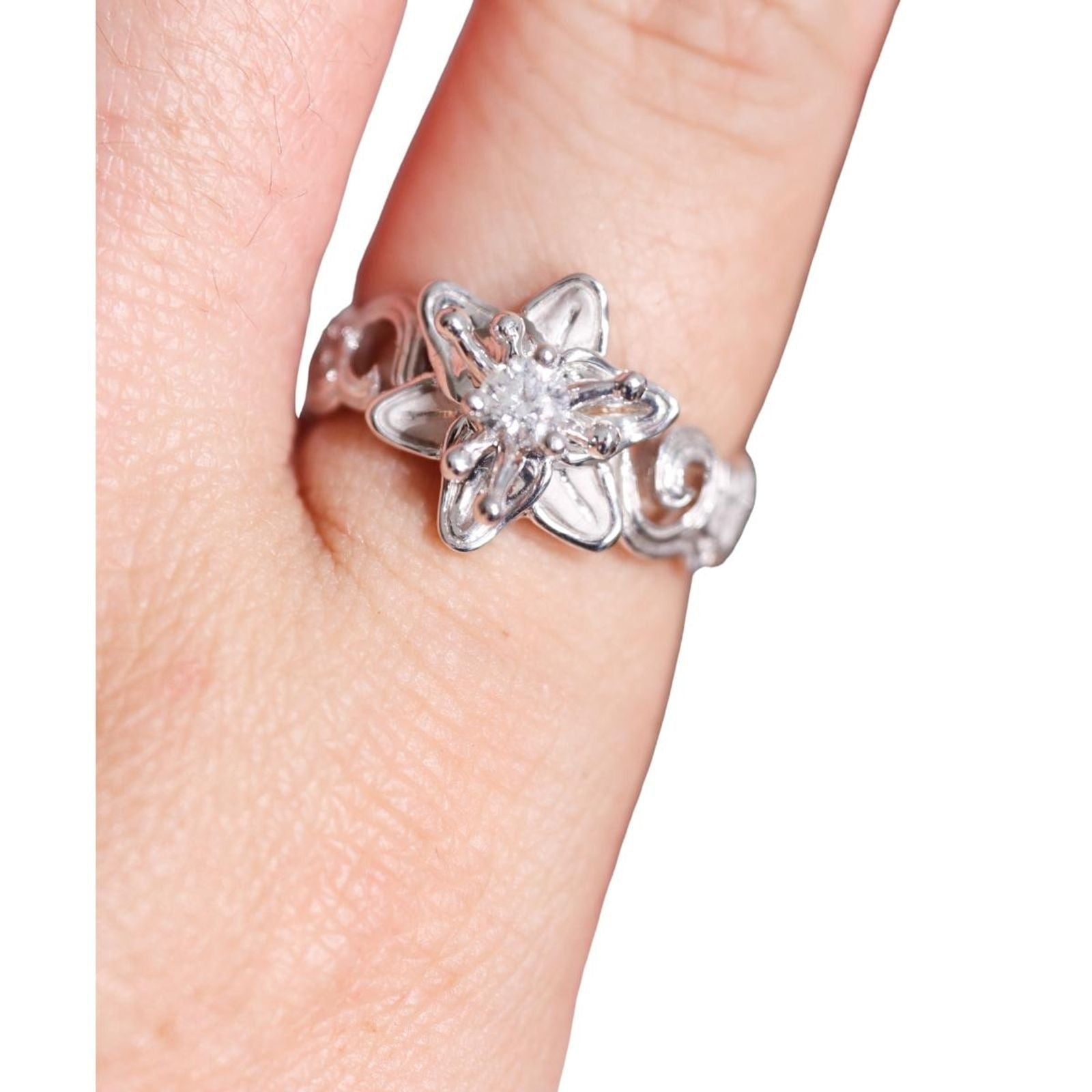 Carrera y Carrera Jasmine Flower 18k Gold Diamond Ring
