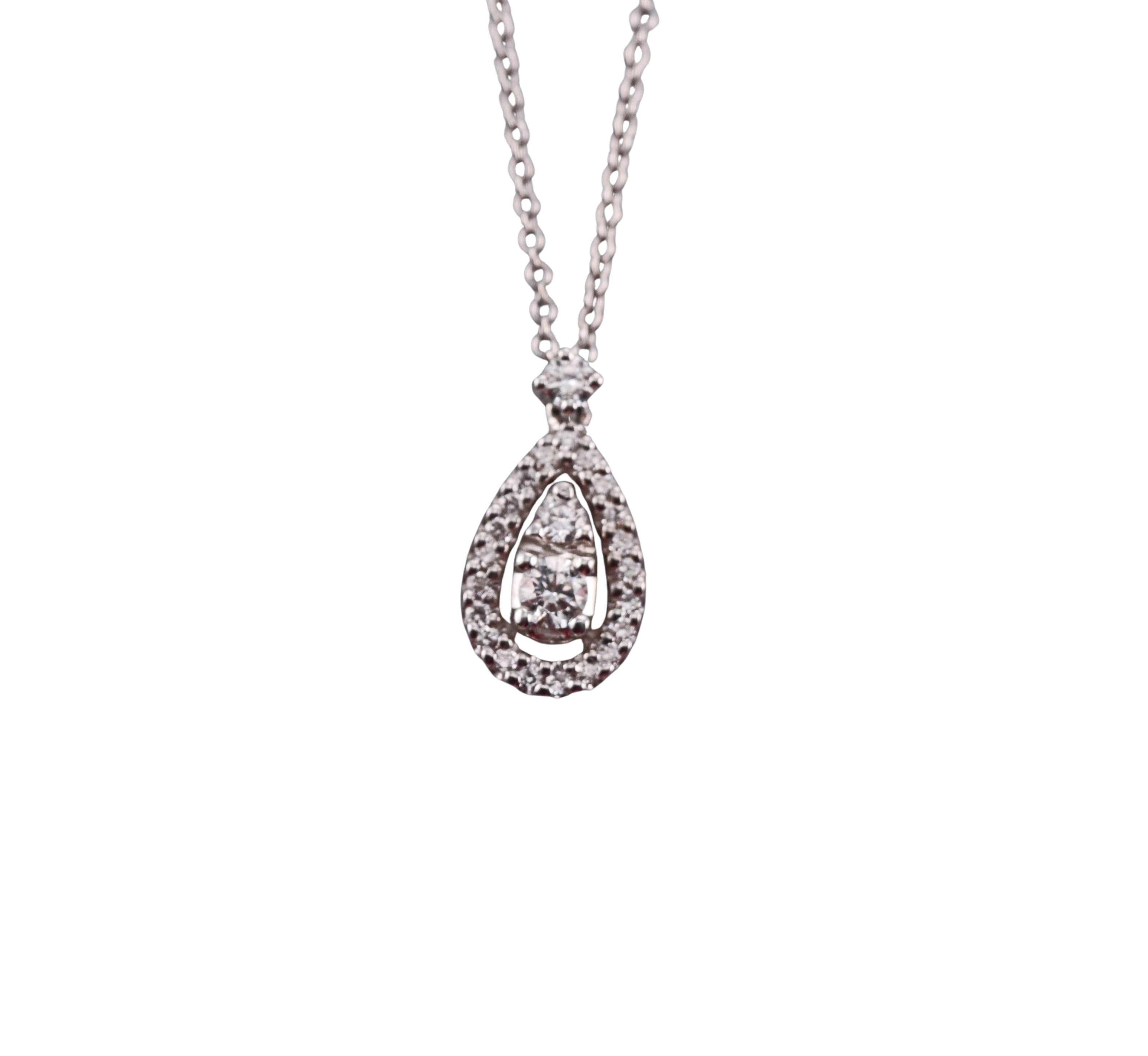 18k Gold Diamond Pendant Necklace