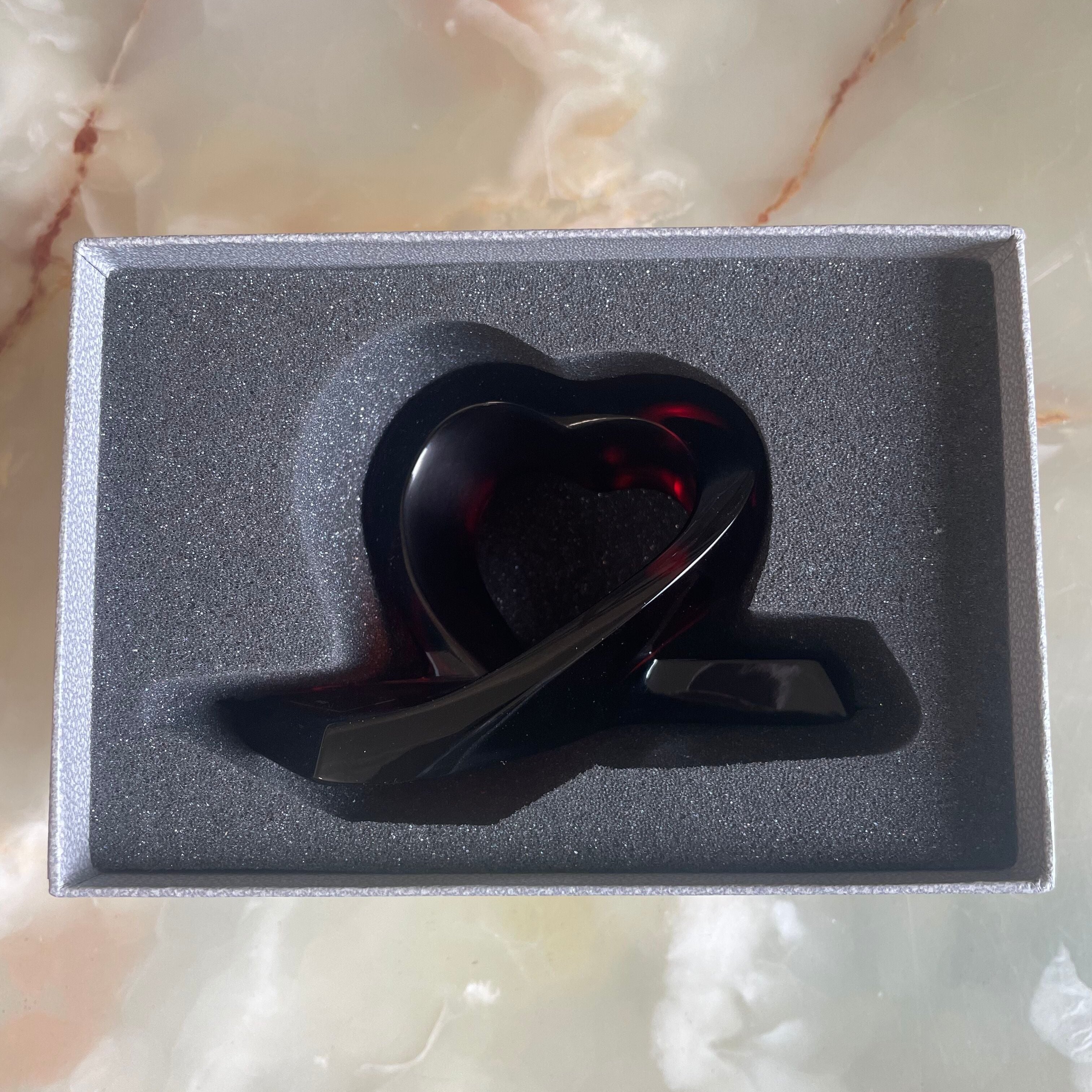 Lalique Heart Ribbon Figure Red 1402500 Brand New Old Stock