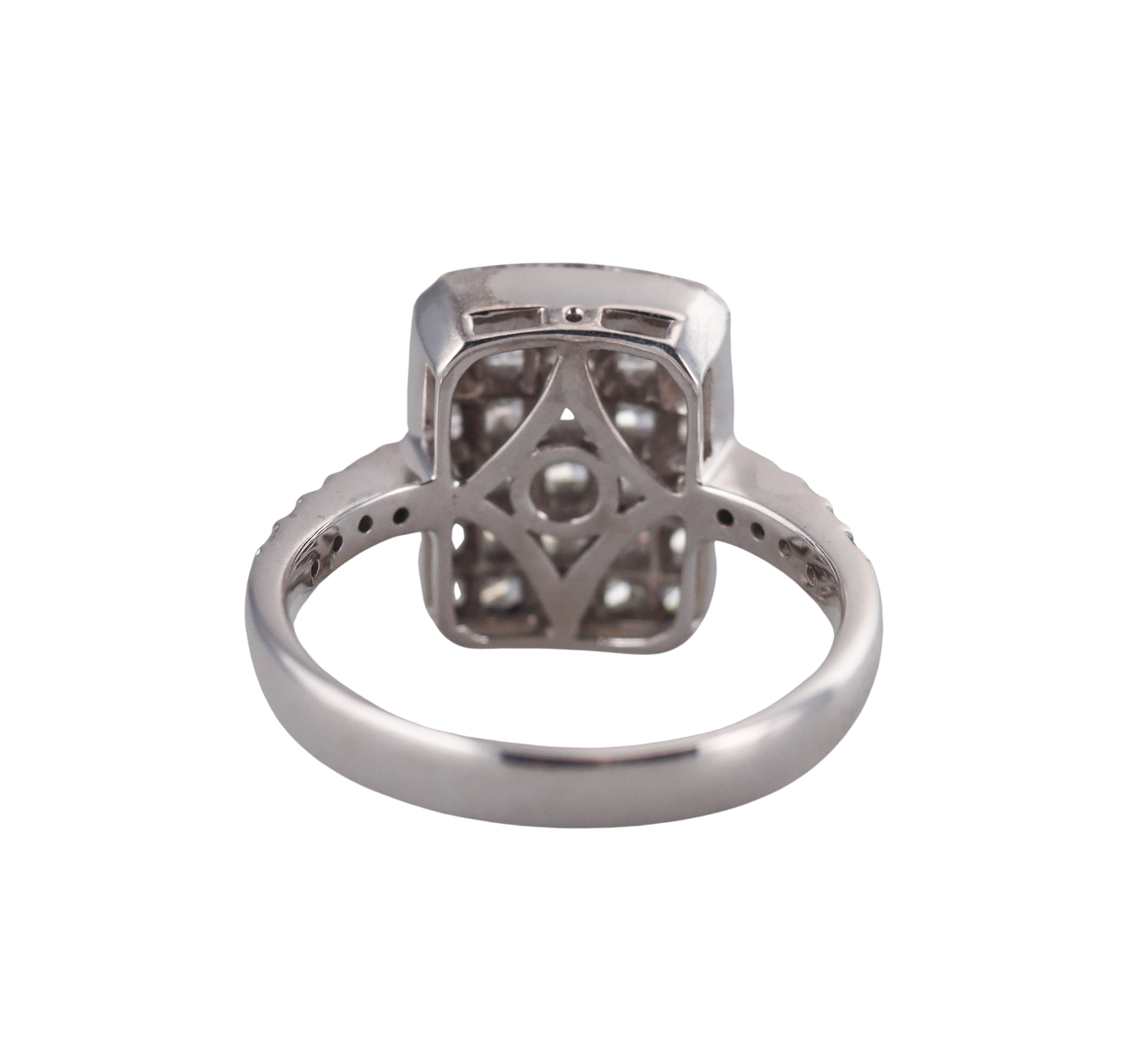 18k White Gold Diamond Ring