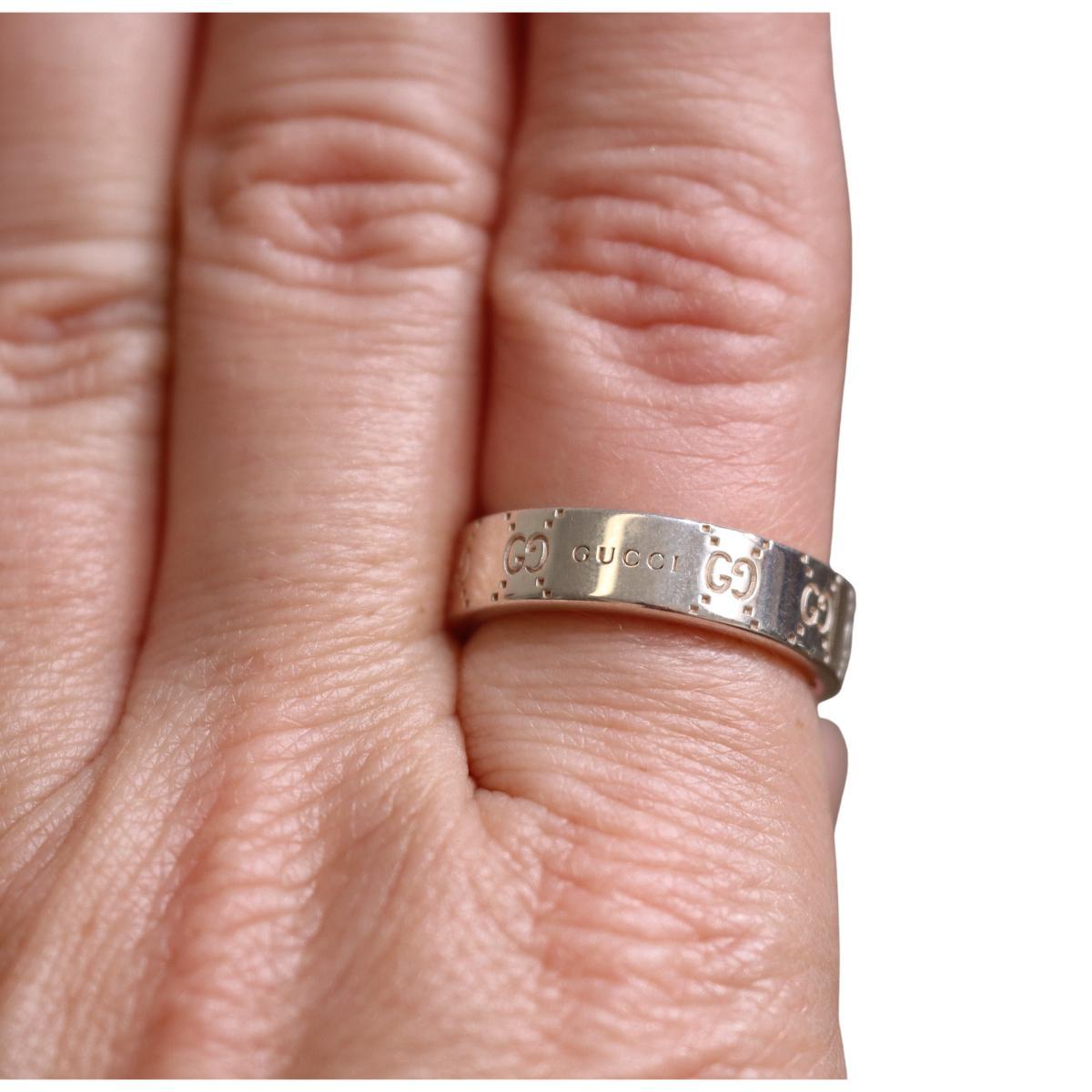 Gucci Signature Sterling Silver 6mm Band Ring