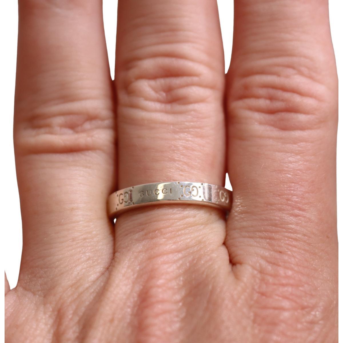Gucci Signature Sterling Silver 4mm Band Ring