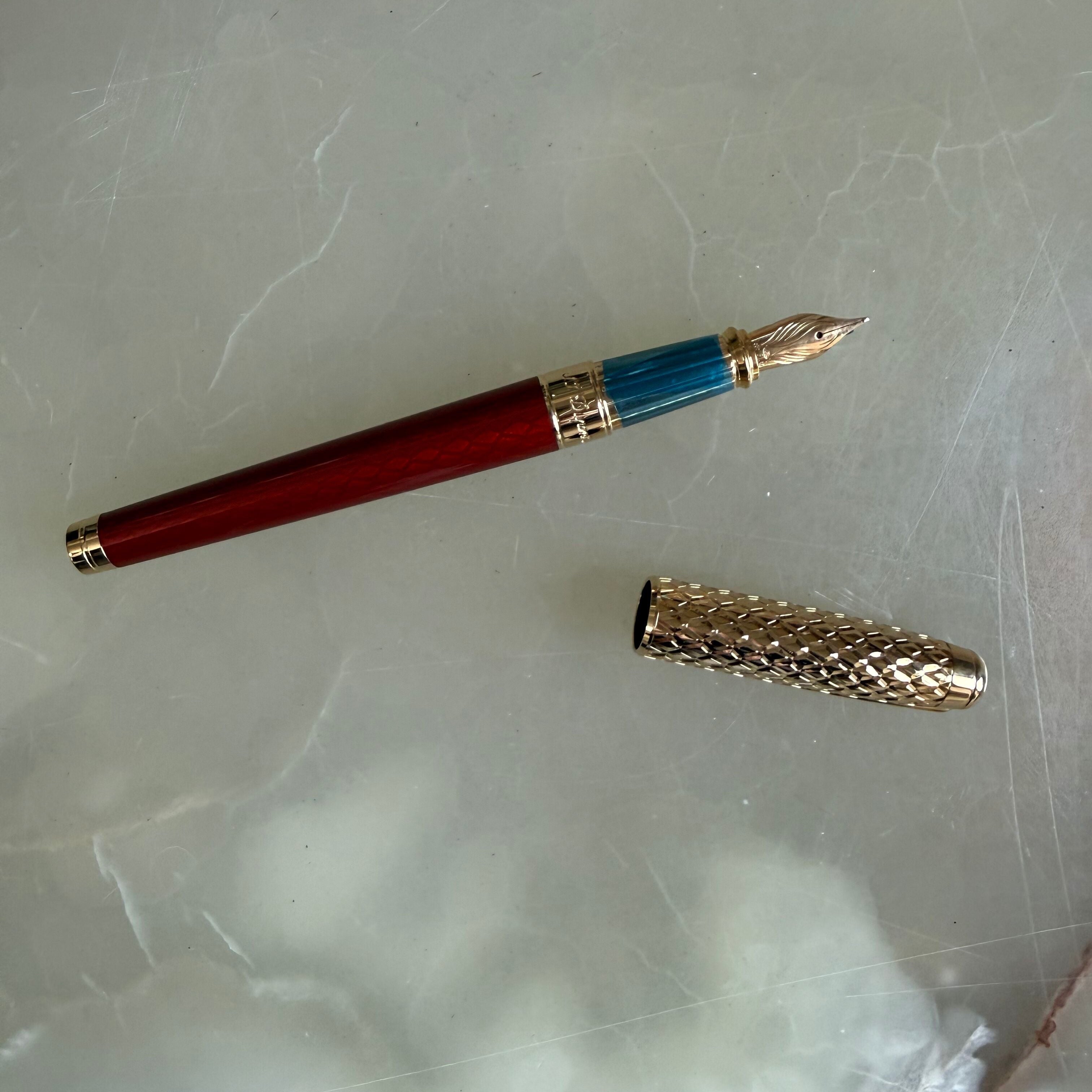 S.T. Dupont Line D Eternity Dragon Scale Guilloche Burgundy & Gold Fountain Pen 420028L