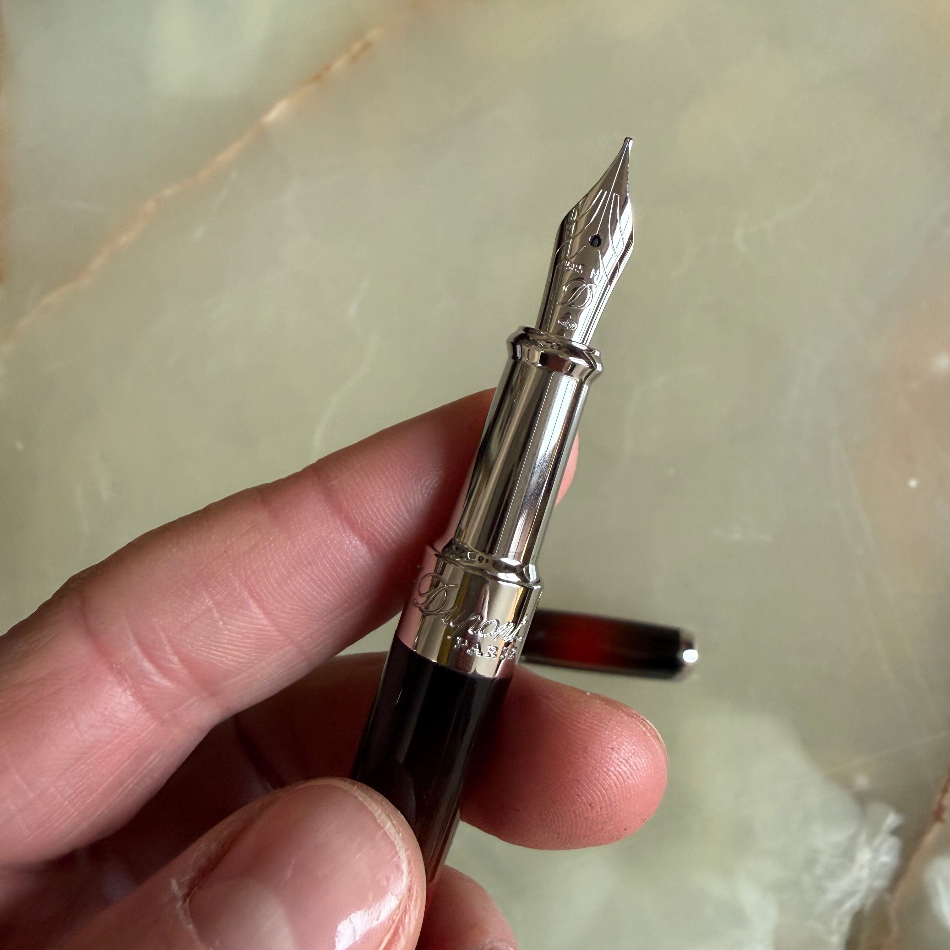 S.T. Dupont Line D Medium Atelier Red Sunburst Lacquer Fountain Pen 410715
