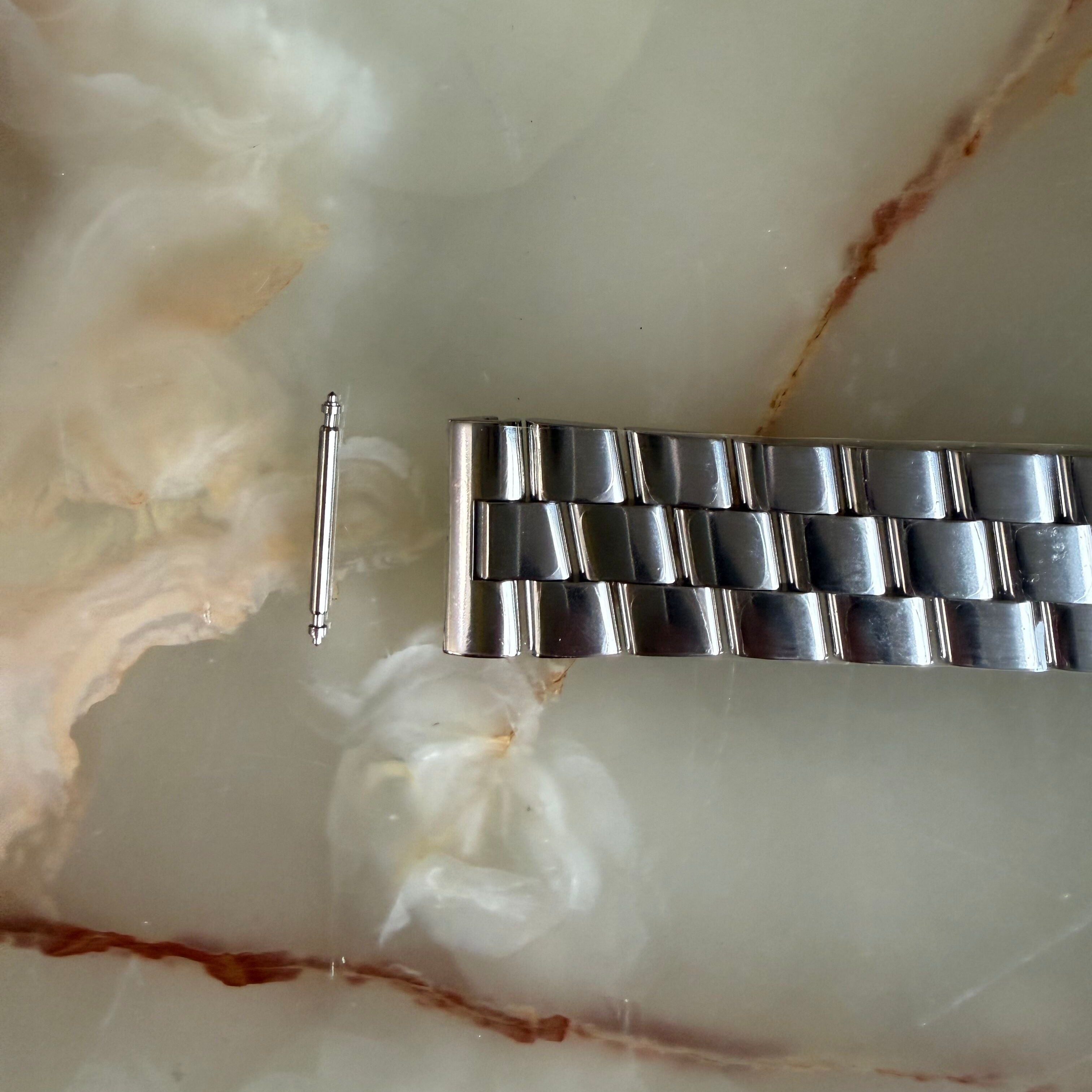 Authentic Breitling Stainless Steel 22mm Watch Bracelet W0009