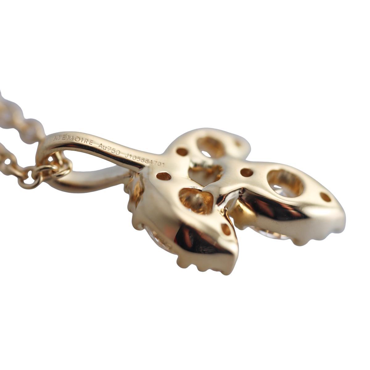 Memoire Vintage Petal 18k Gold Diamond Pendant Necklace