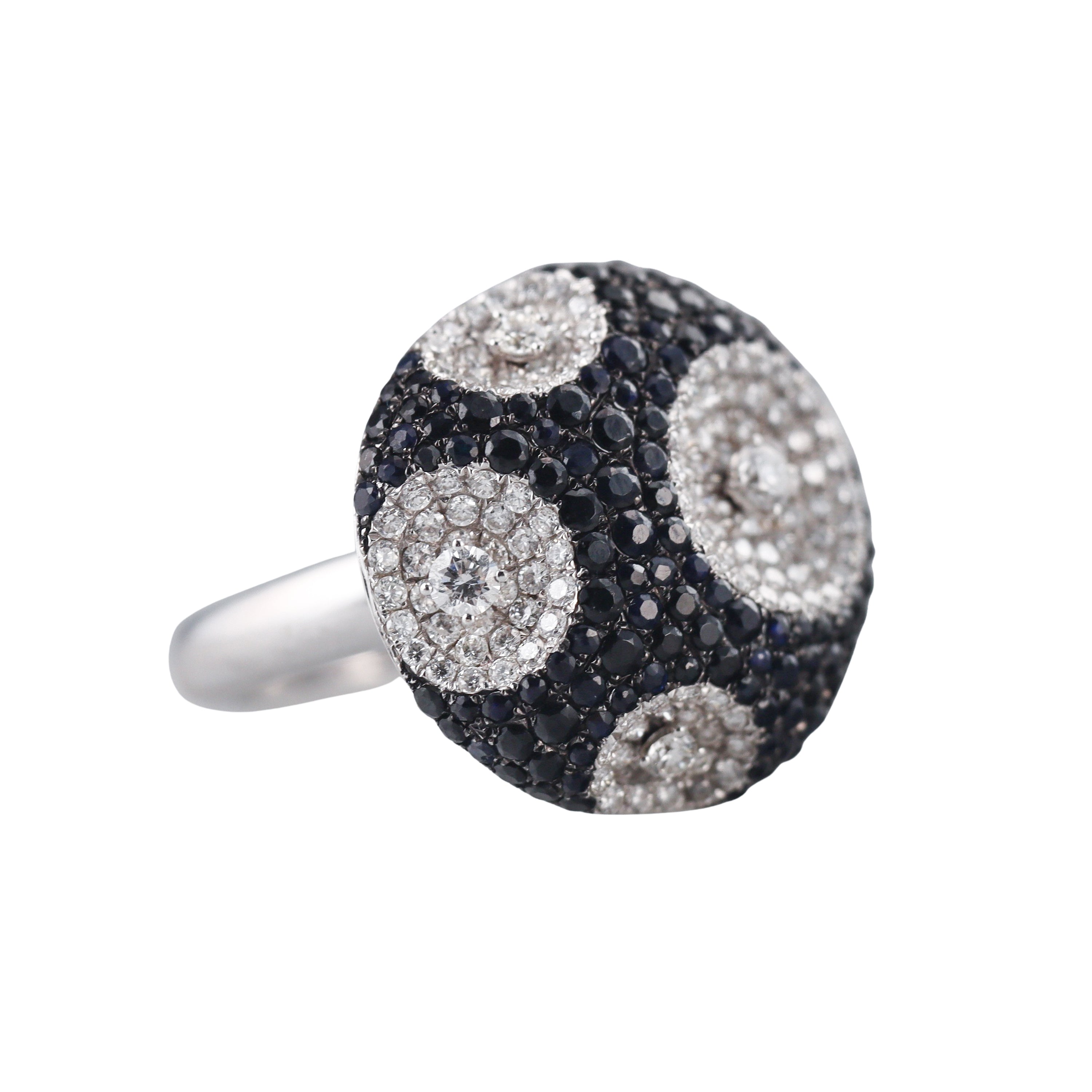 18k Gold Black & White Diamond Ring