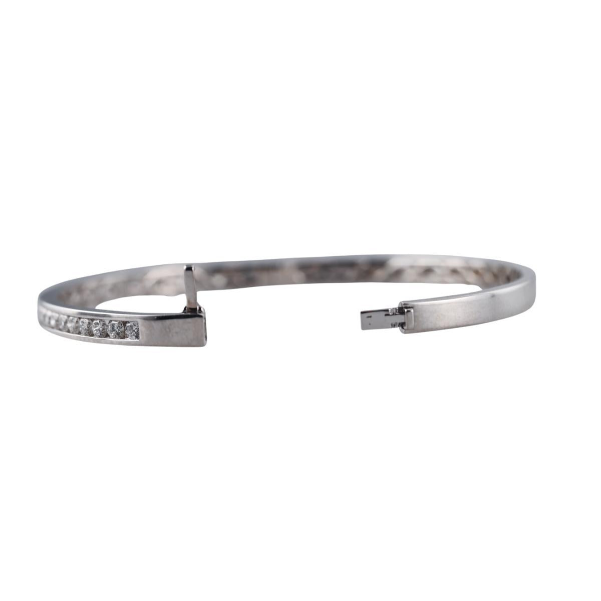 Memoire Channel Set Diamond 18k Gold Bangle Bracelet