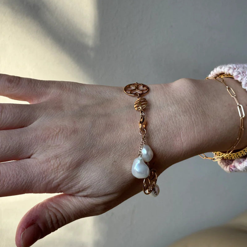 Mimi Milano Blanche Pearl Gold Bracelet