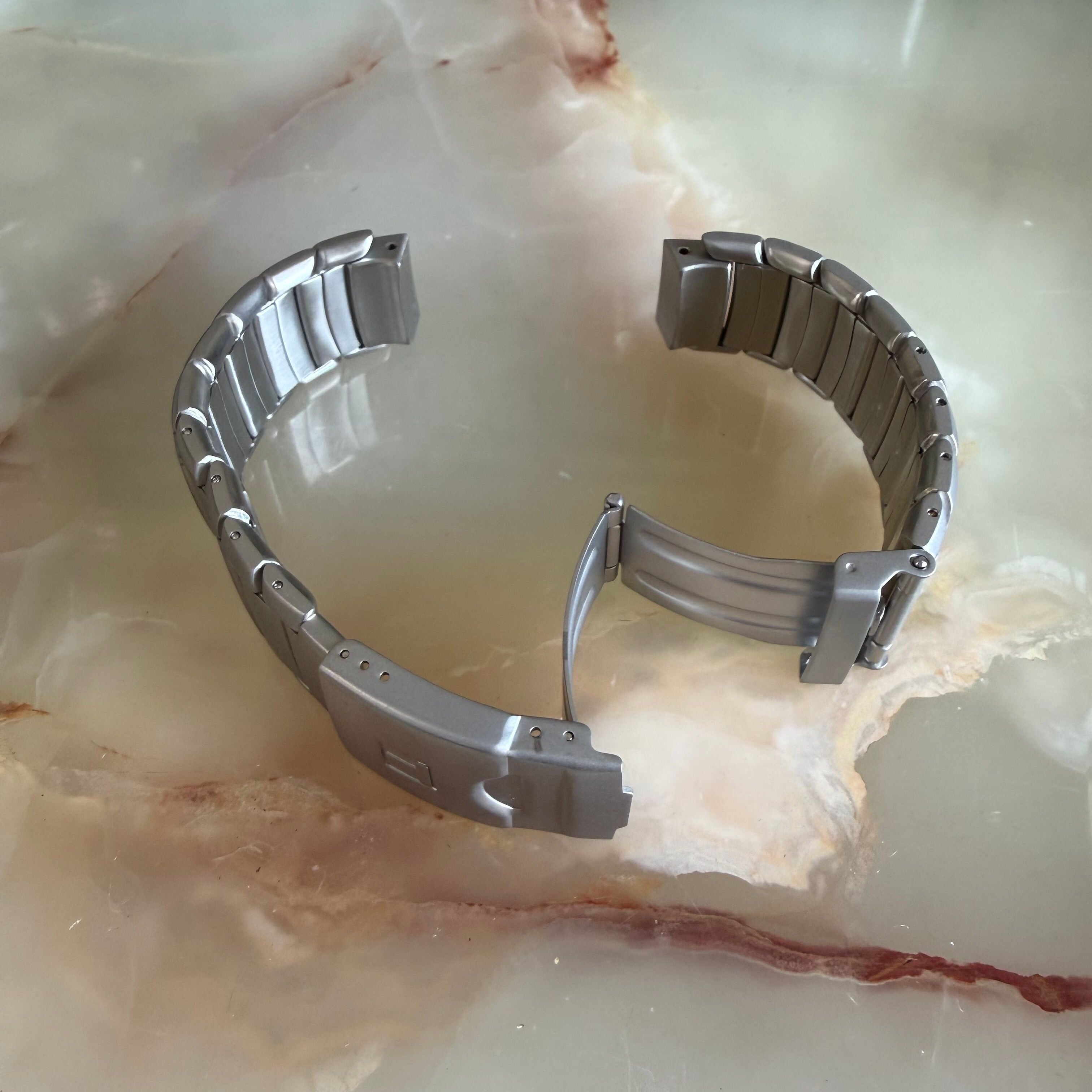 Authentic Tissot Steel Watch Bracelet 17mm D00S561.110BA.