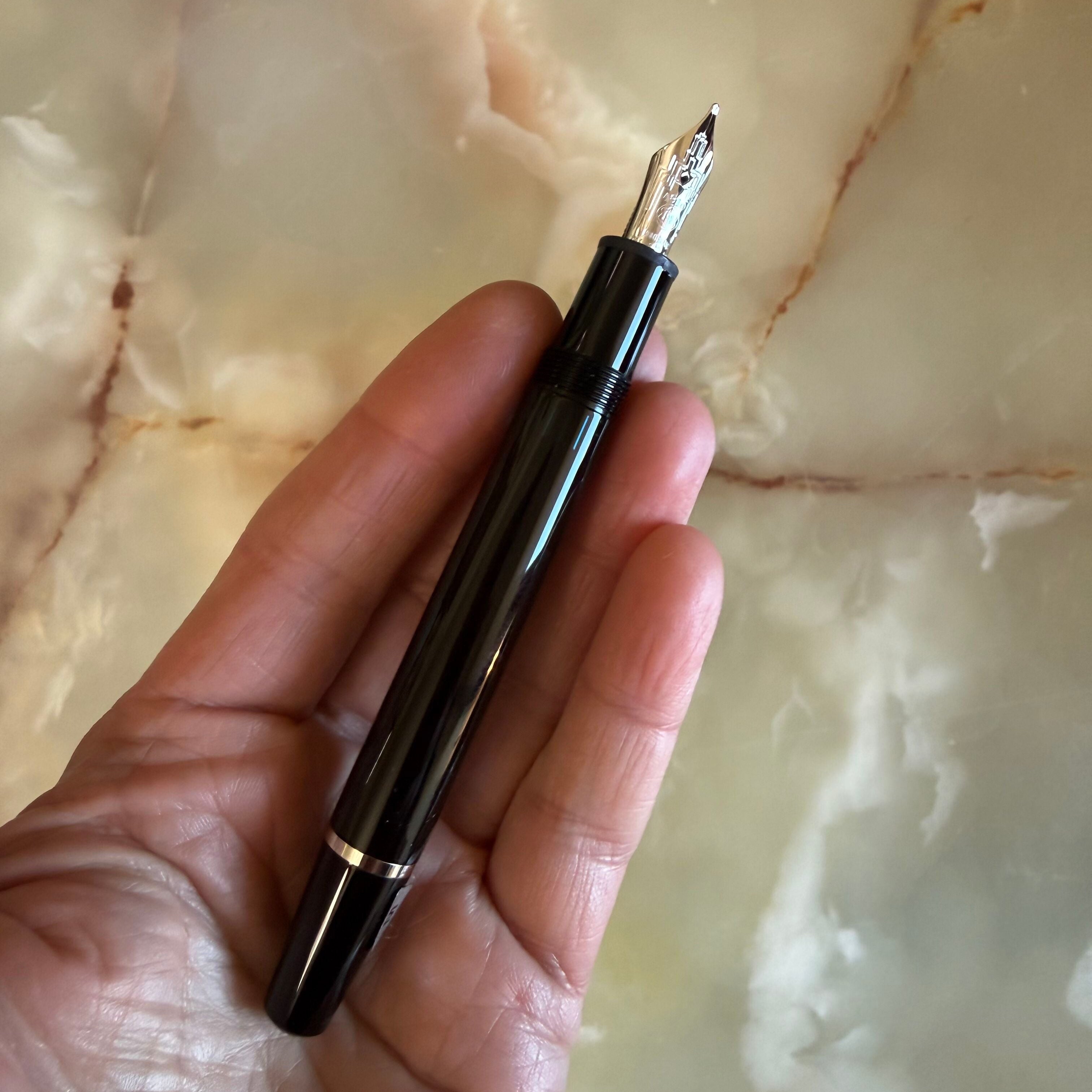 Montblanc Set Donation Pen Gershwin Fountain Pen M Prints MWISETMBGK40MT