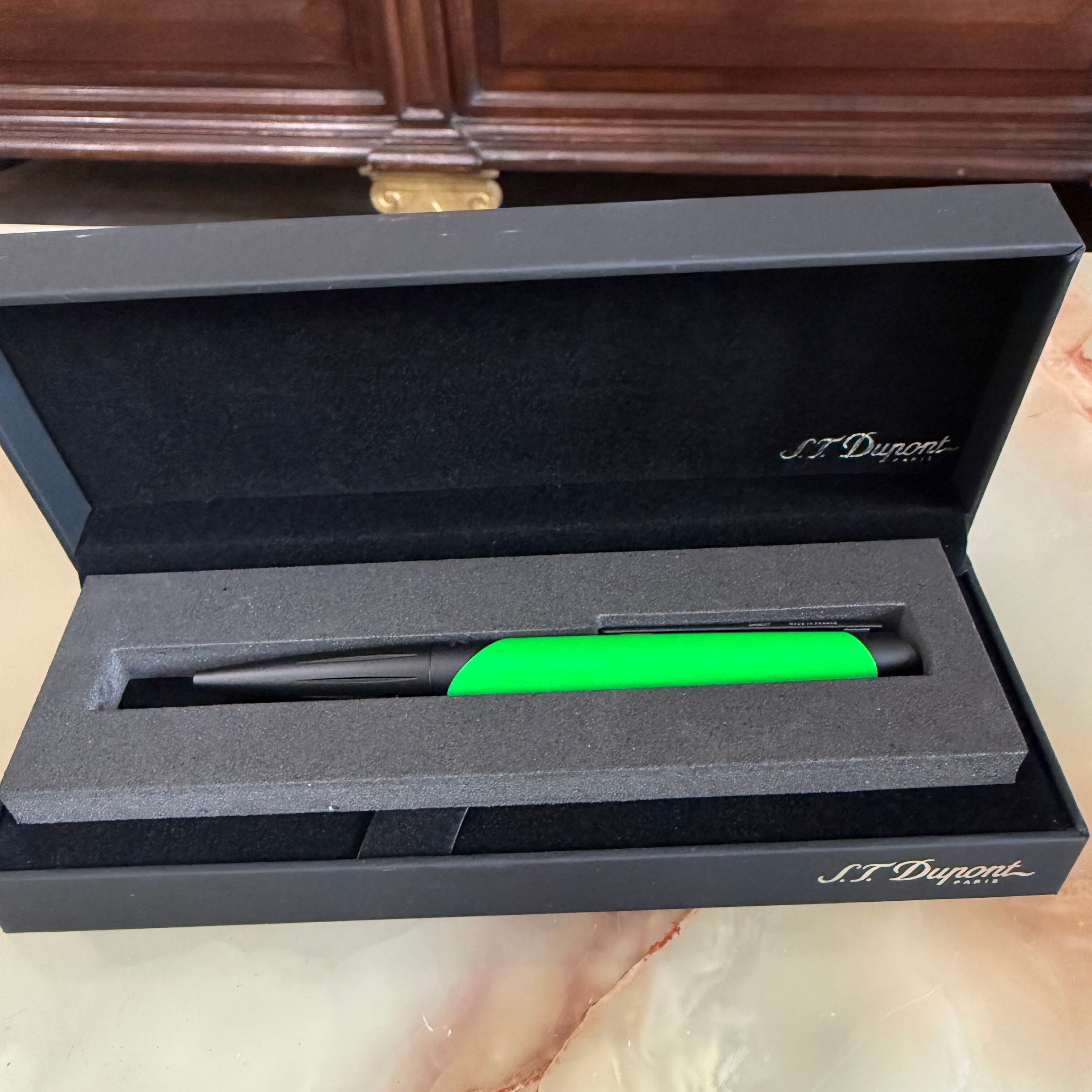 S.T. Dupont Defi Milenium Fluo Neon Green Rollerball Pen 405032