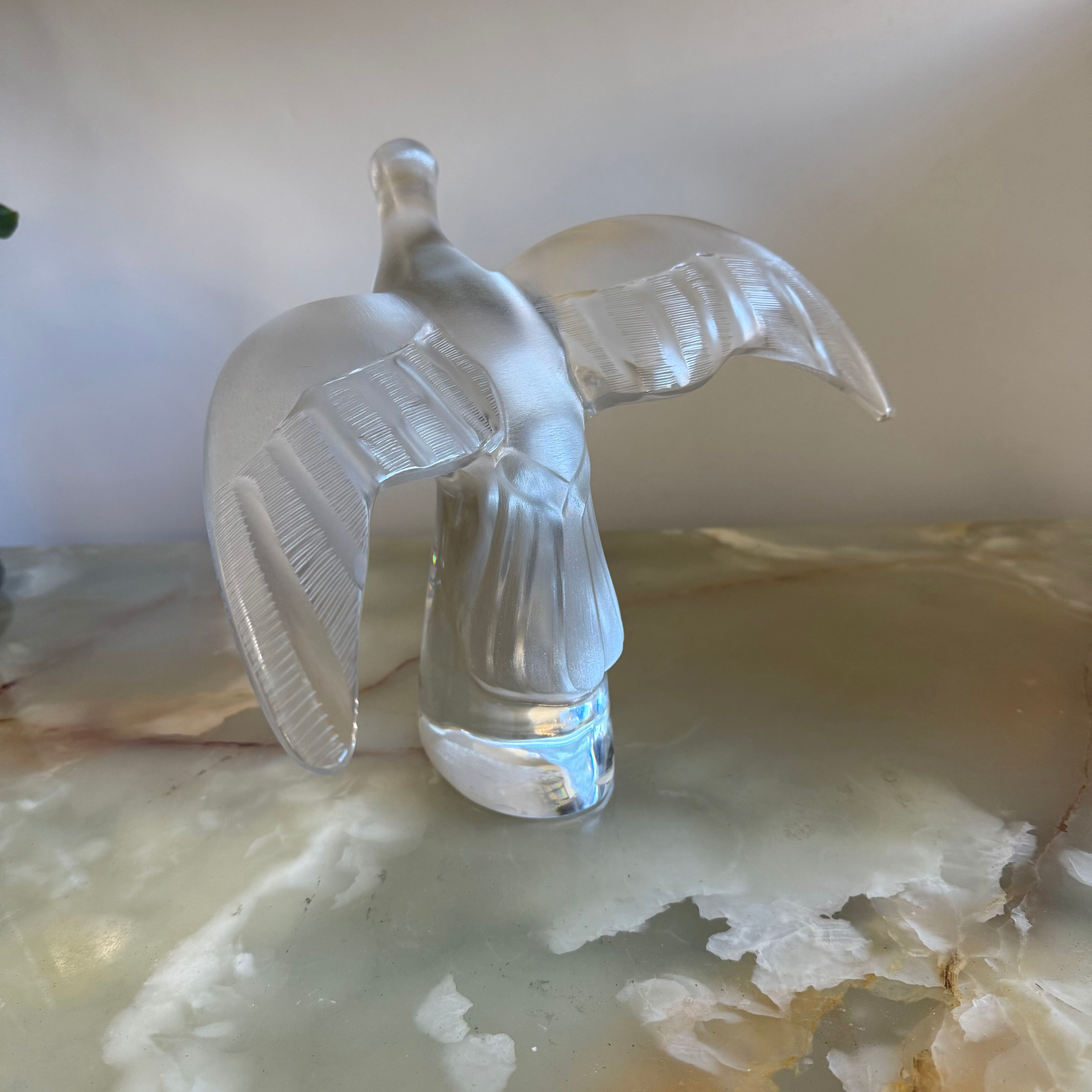 Lalique Crystal Auxo-Large Dove Figurines & Paperweights 11636
