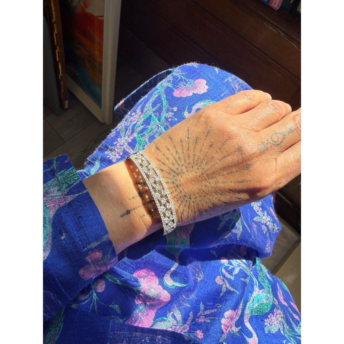 18k White Gold Diamond Bangle Bracelet