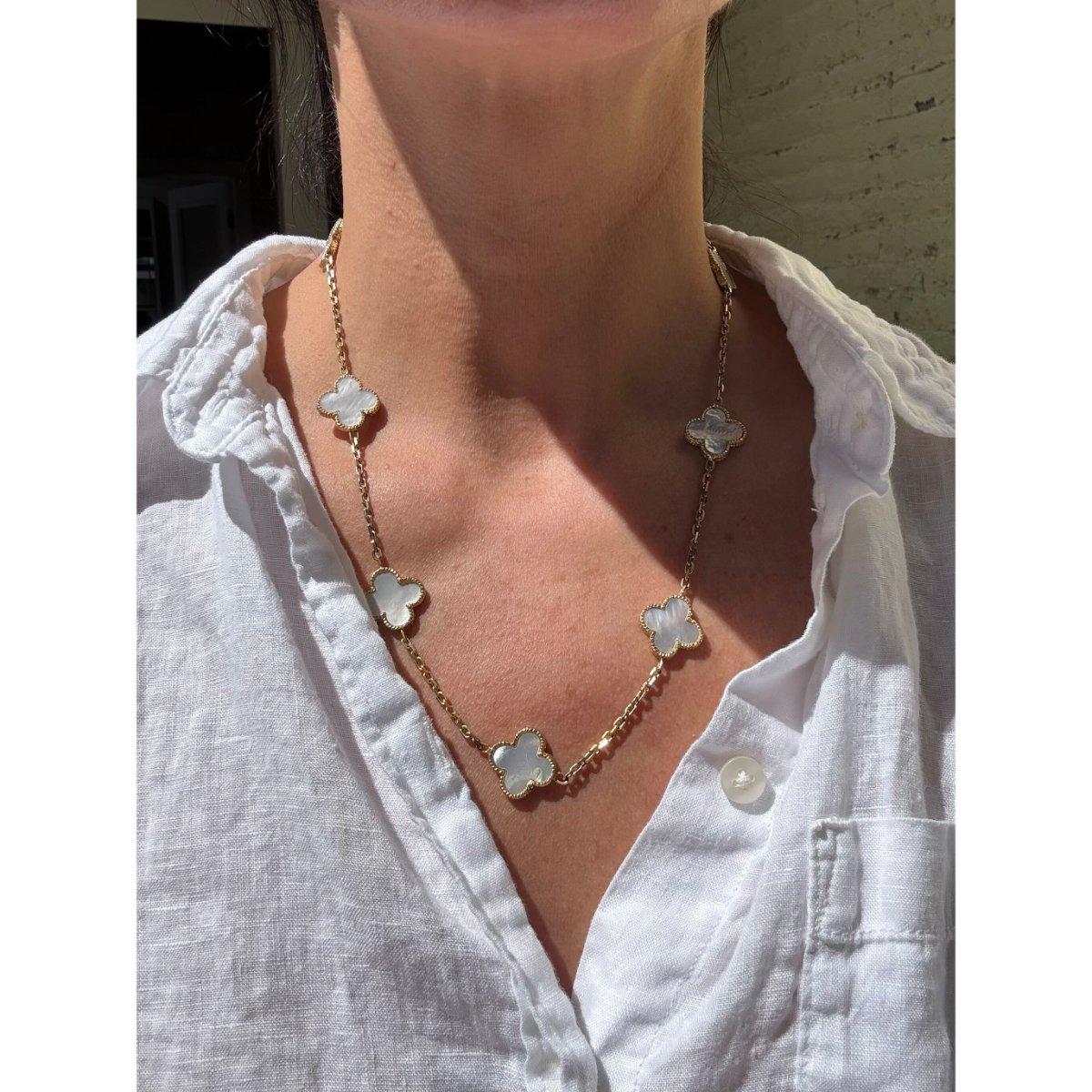 18k Yellow Gold Mother of Pearl Clover Necklace