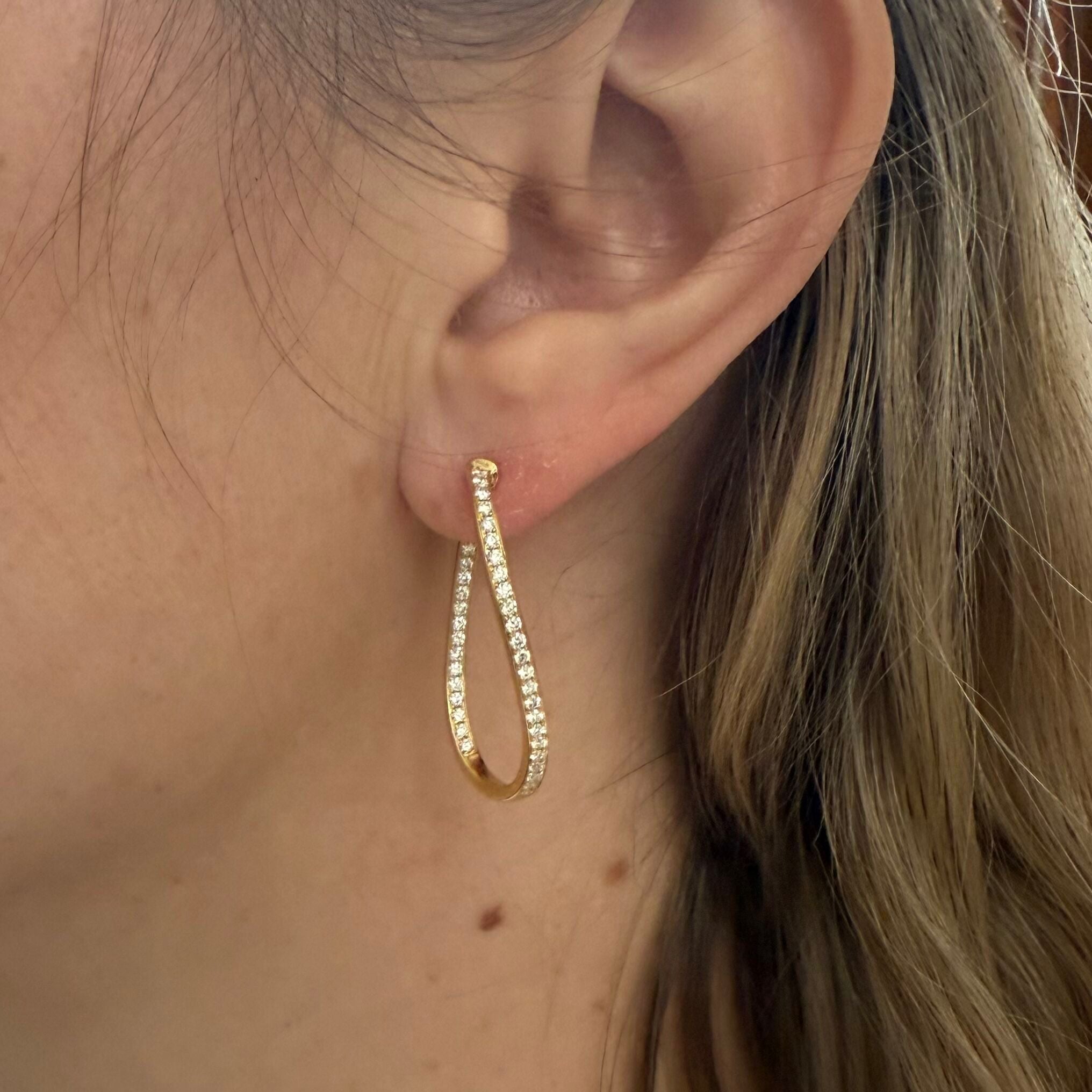 Memoire by Hearts on Fire 18k Gold Diamond Twist Hoops Earrings