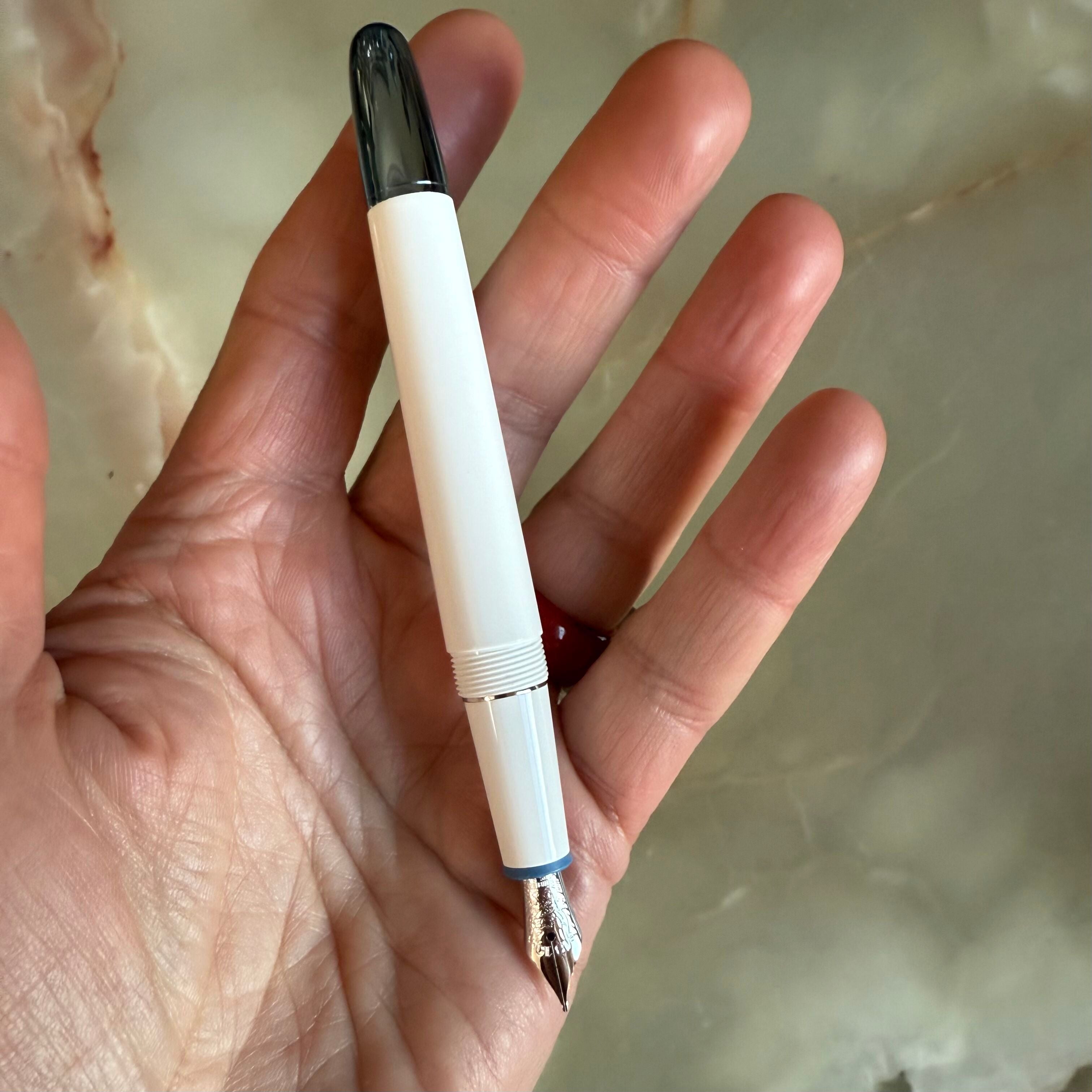 Montblanc Meisterstuck 145 Glacier Classique White Fountain Pen 129398