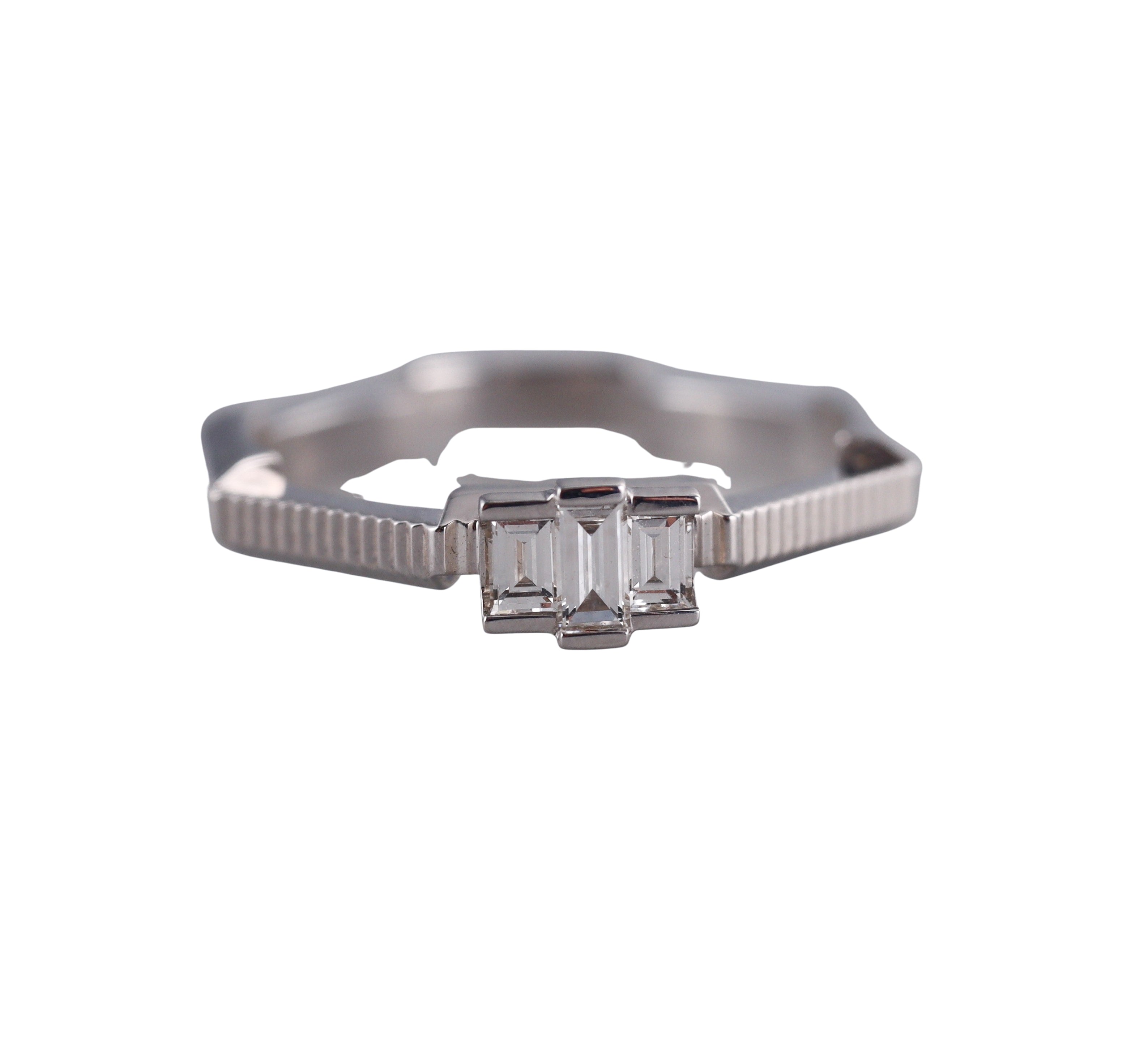 18k Gucci Link to Love White Gold Diamond Ring Retail $2980