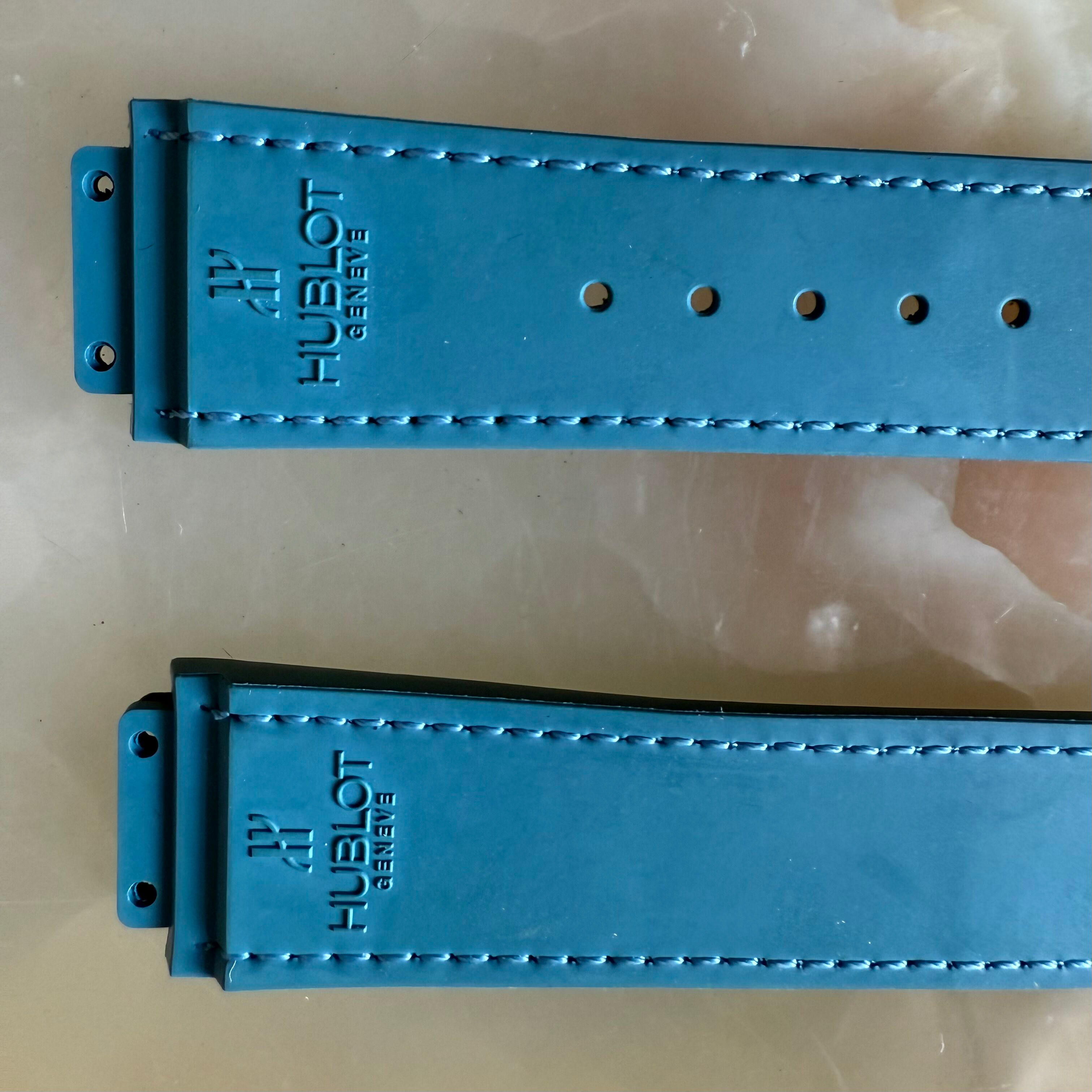 Authentic Hublot Blue Crocodile Rubber Watch Strap Band 22mm 12-341-80 & 6-341-85