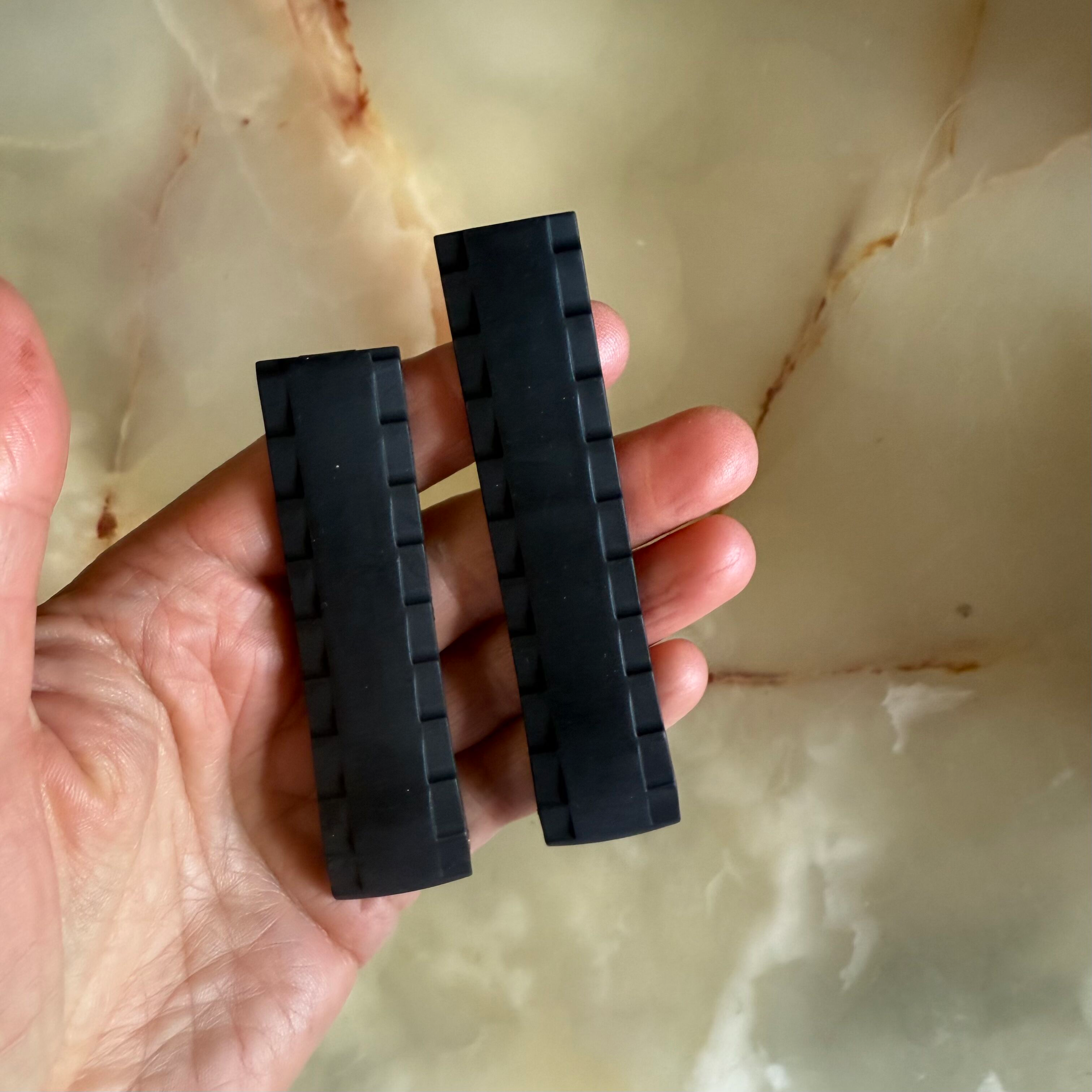 Authentic Tissot Black Rubber Watch Strap Band 22mm T026420A