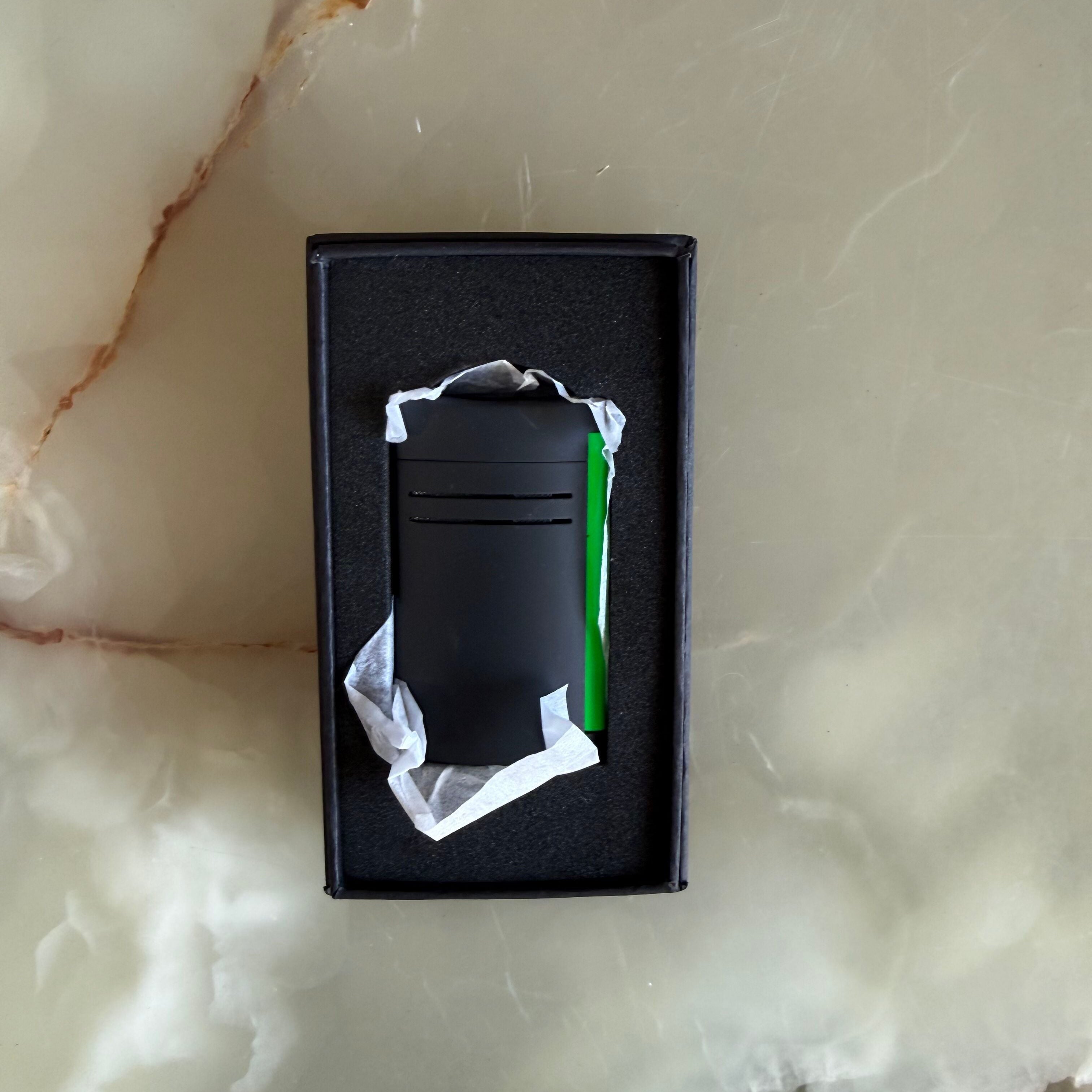 S.T. Dupont Maxijet Matte Neon Green Lighter 020172