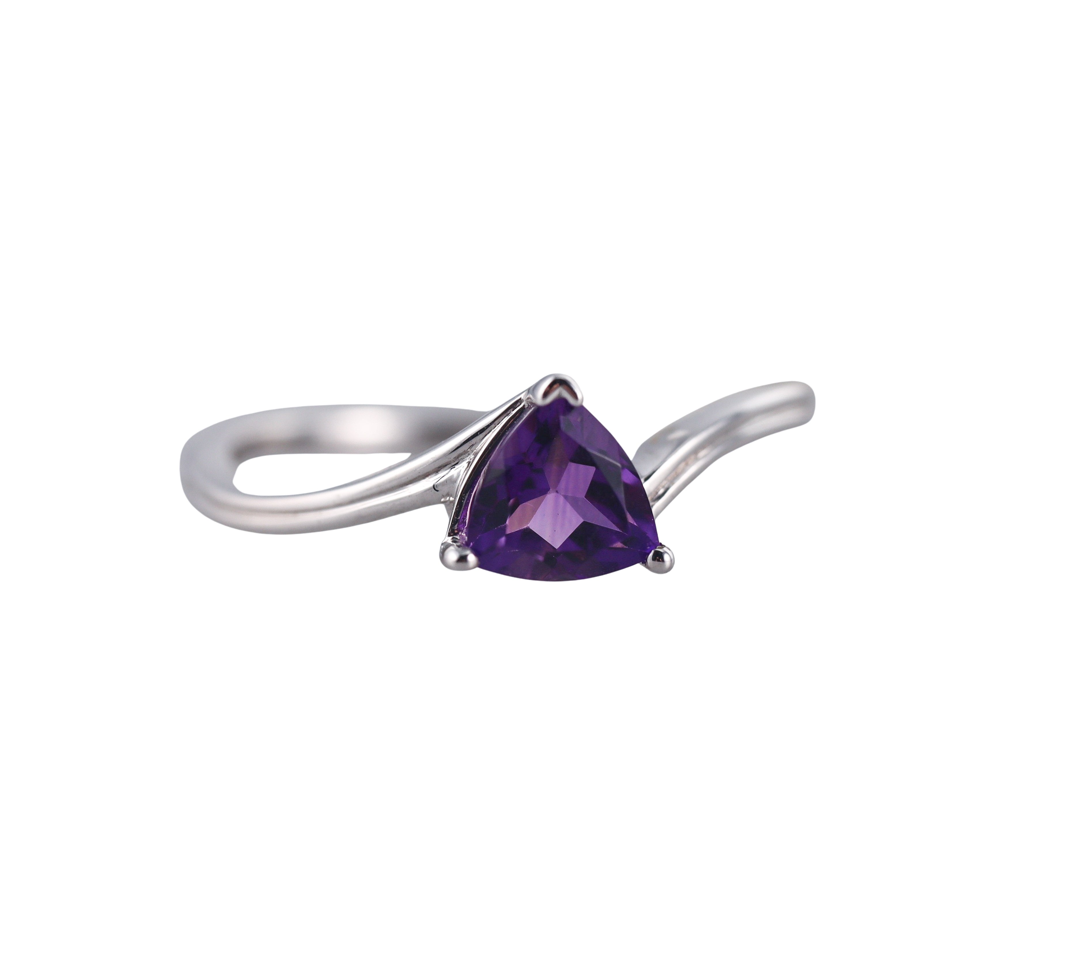 Kallati White Gold Amethyst Ring