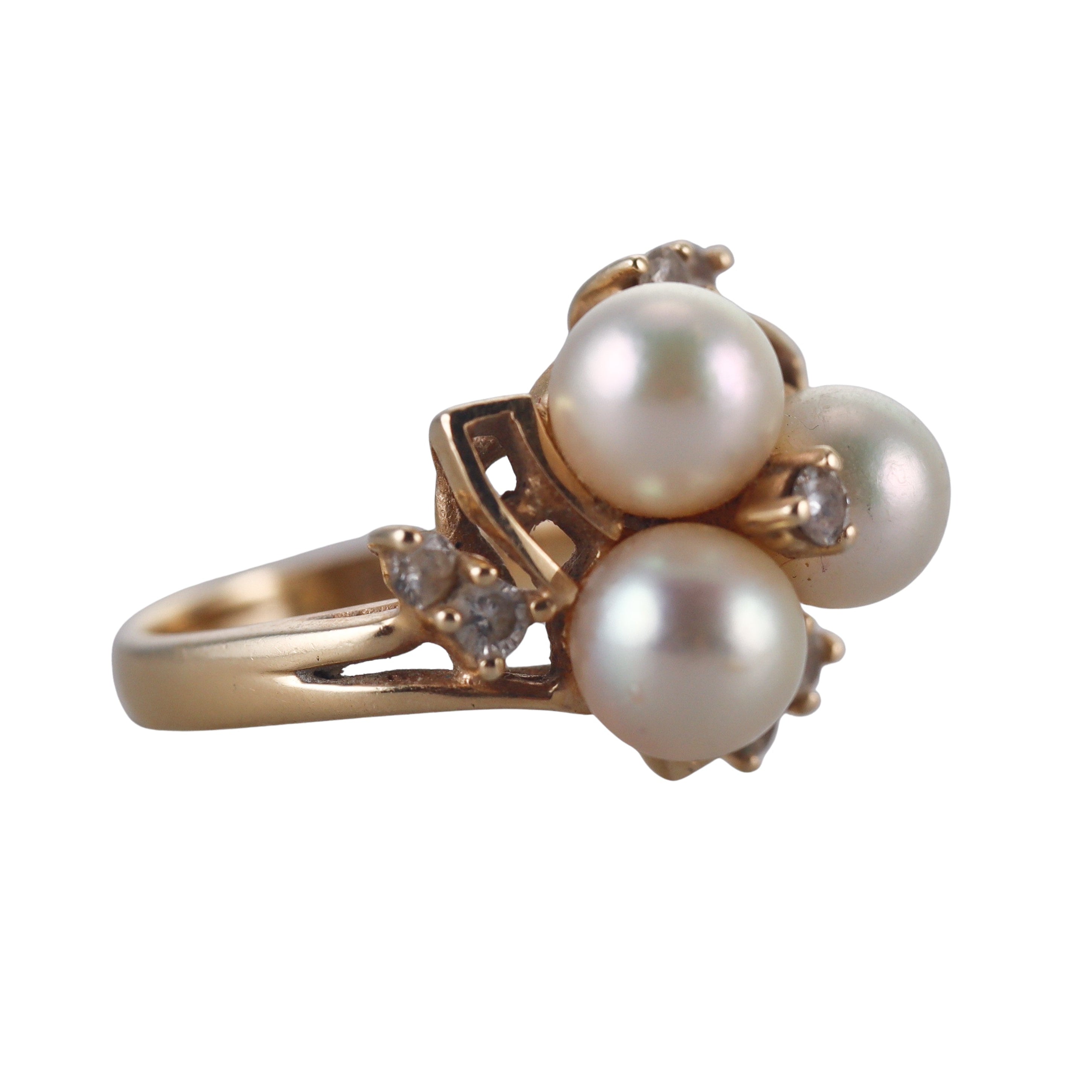 14k Yellow Gold Diamond Pearl Ring