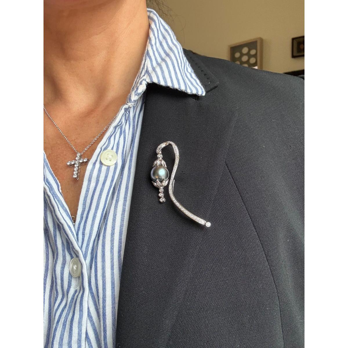 18k Gold Tahitian Pearl Diamond Brooch Pin