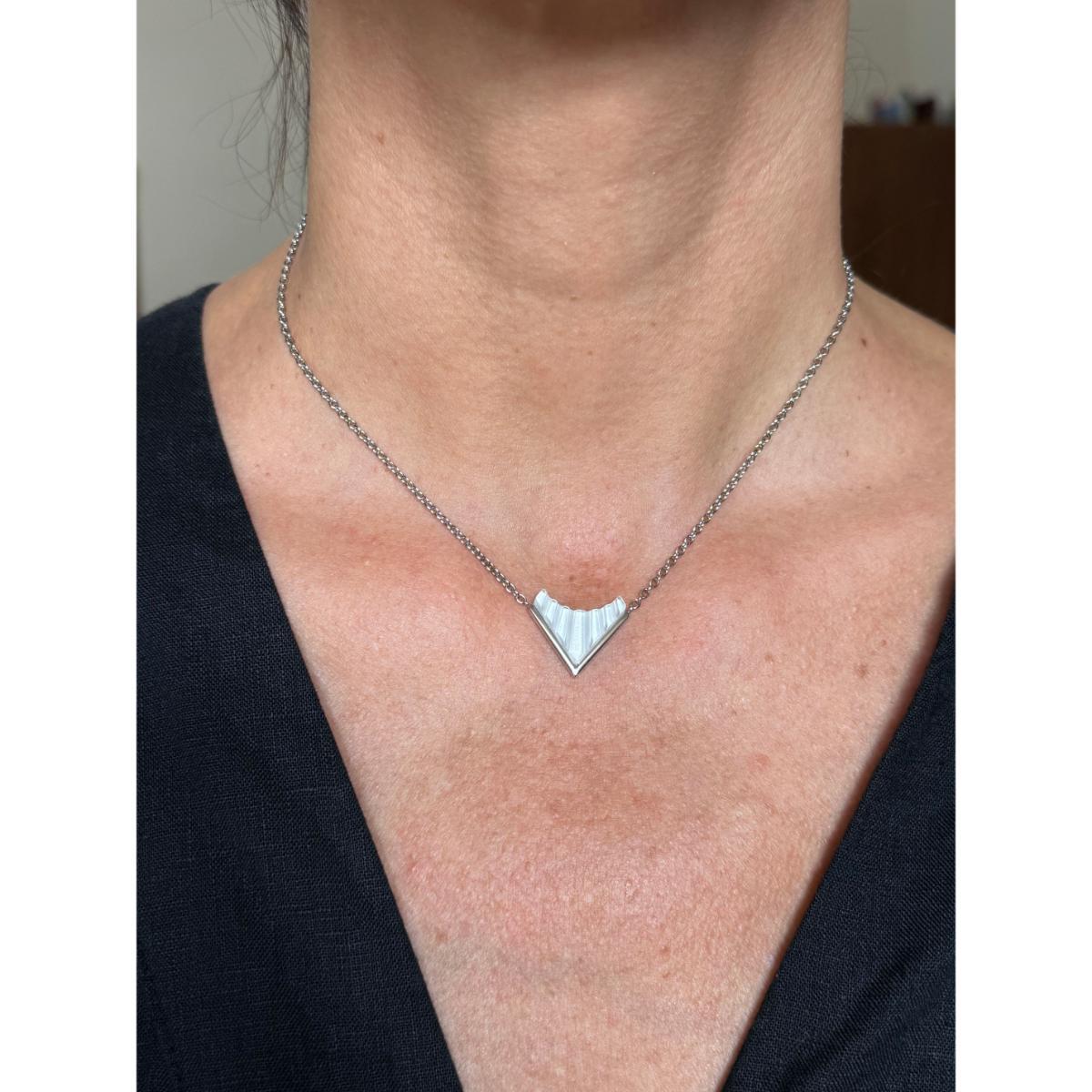 Lalique 1925 Clear Crystal Silver Plated Necklace Small 10680300