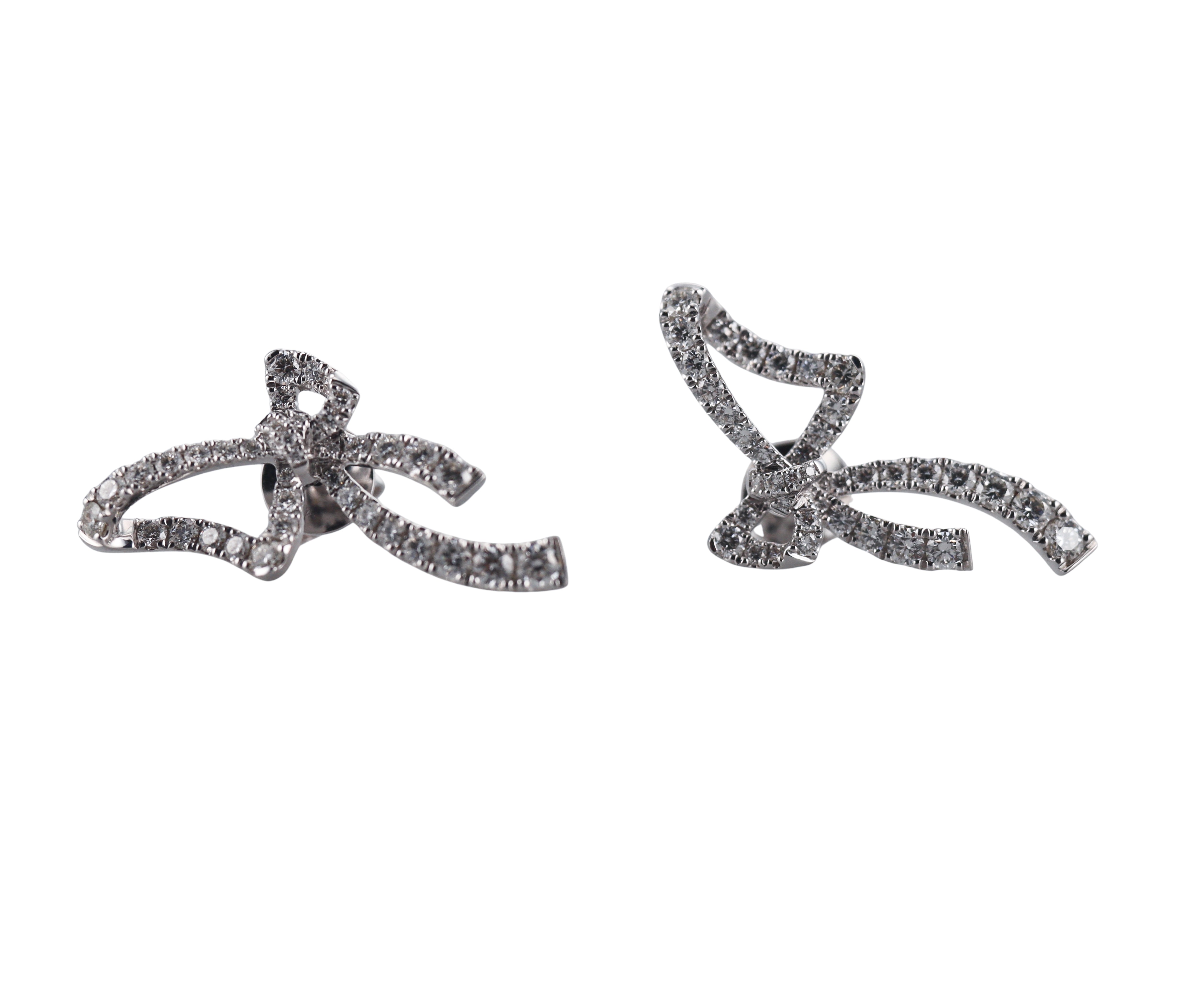 Memoire by Hearts on Fire 18k Diamond Bow Stud Earrings