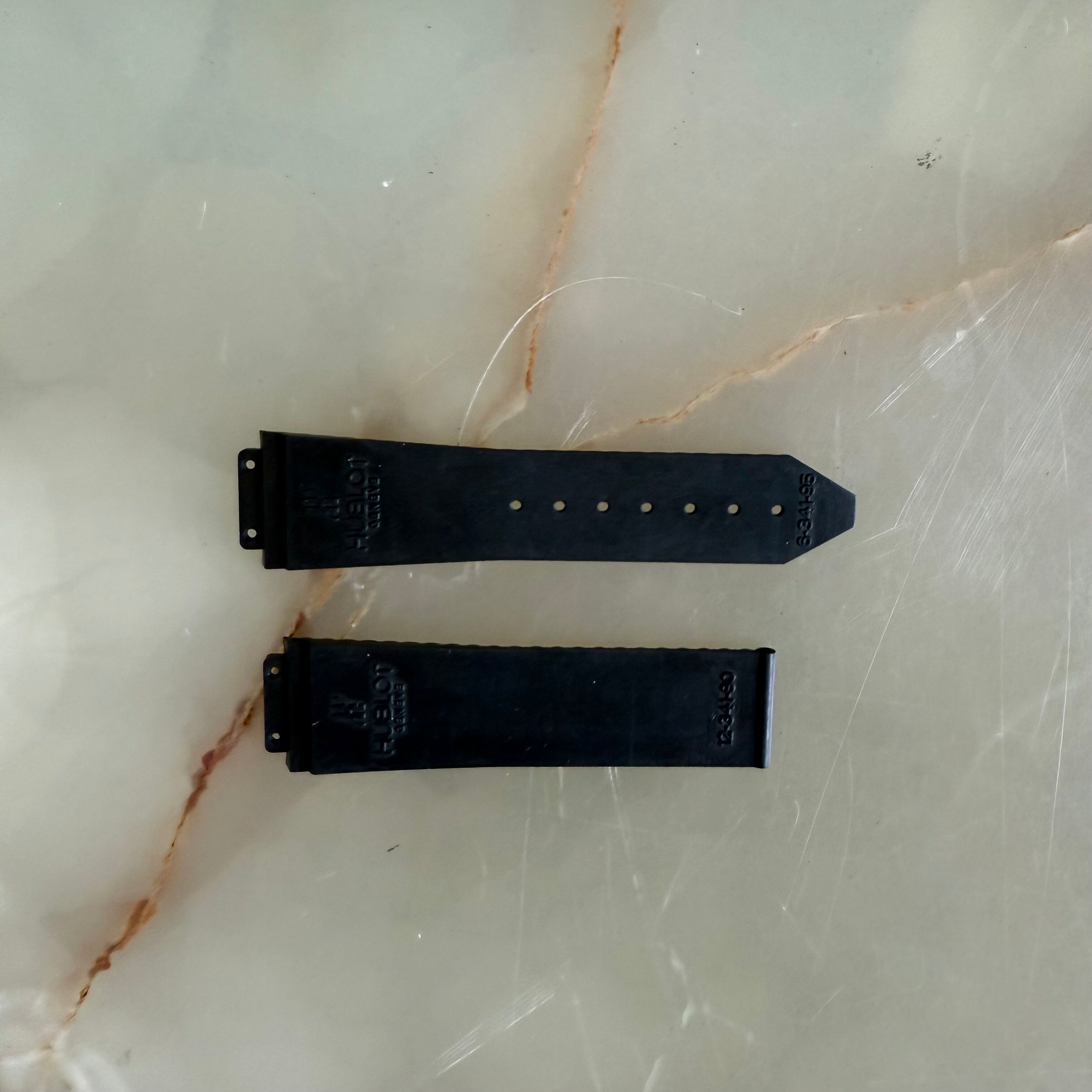 Authentic Hublot Black Rubber Watch Strap Band 22mm BR341.95.80.0