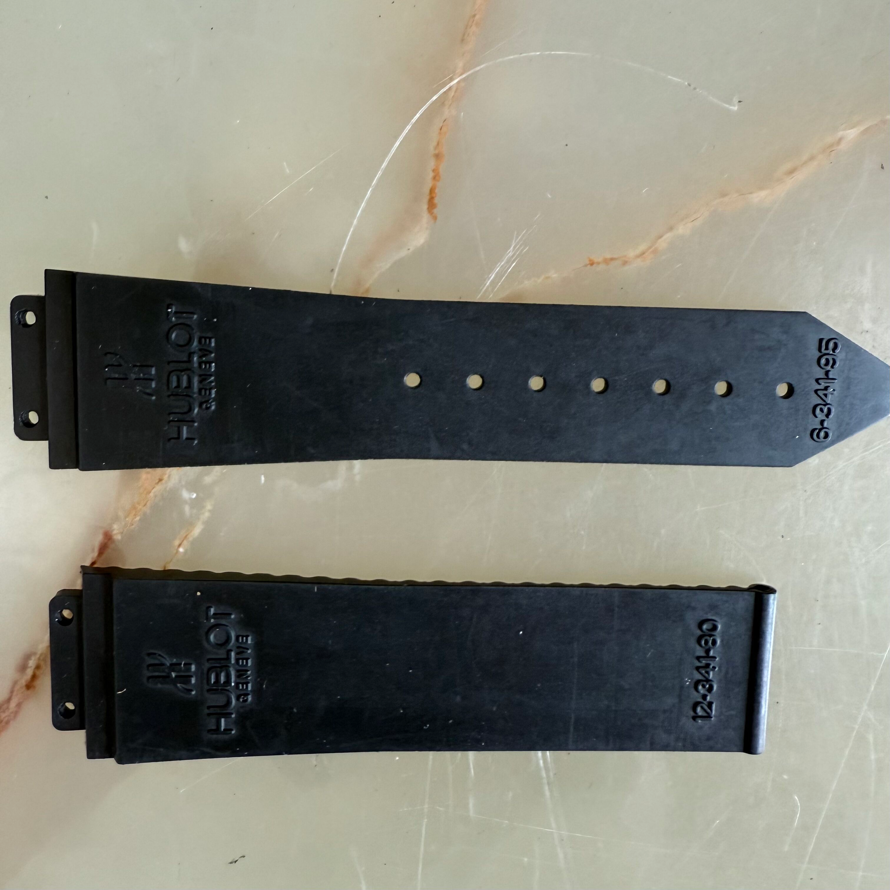 Authentic Hublot Black Rubber Watch Strap Band 22mm BR341.95.80.0