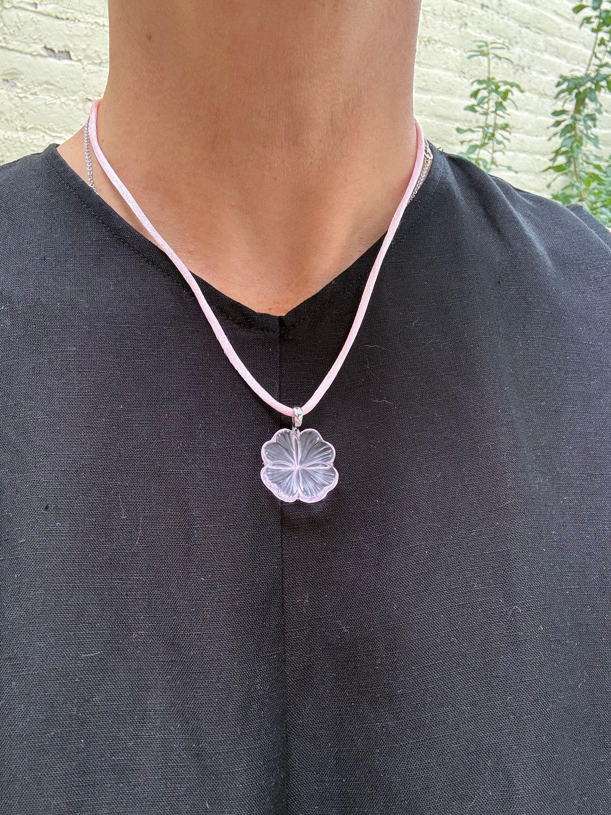 Lalique Bonheur Four Leaf Clover Pink Crystal Sterling Pendant Necklace 6705300