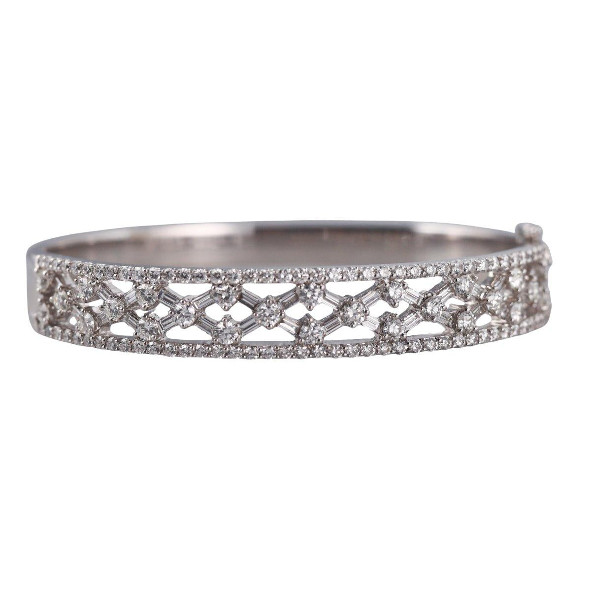 18k White Gold Diamond Bangle Bracelet