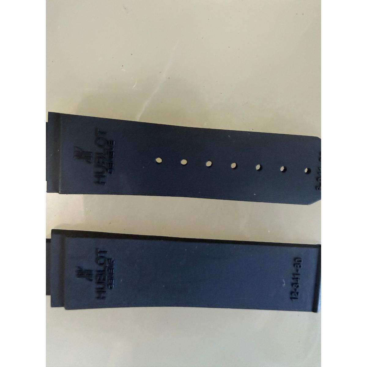 Authentic Hublot Black Rubber Watch Strap Band 22mm 12-341-80 & 6-341-85
