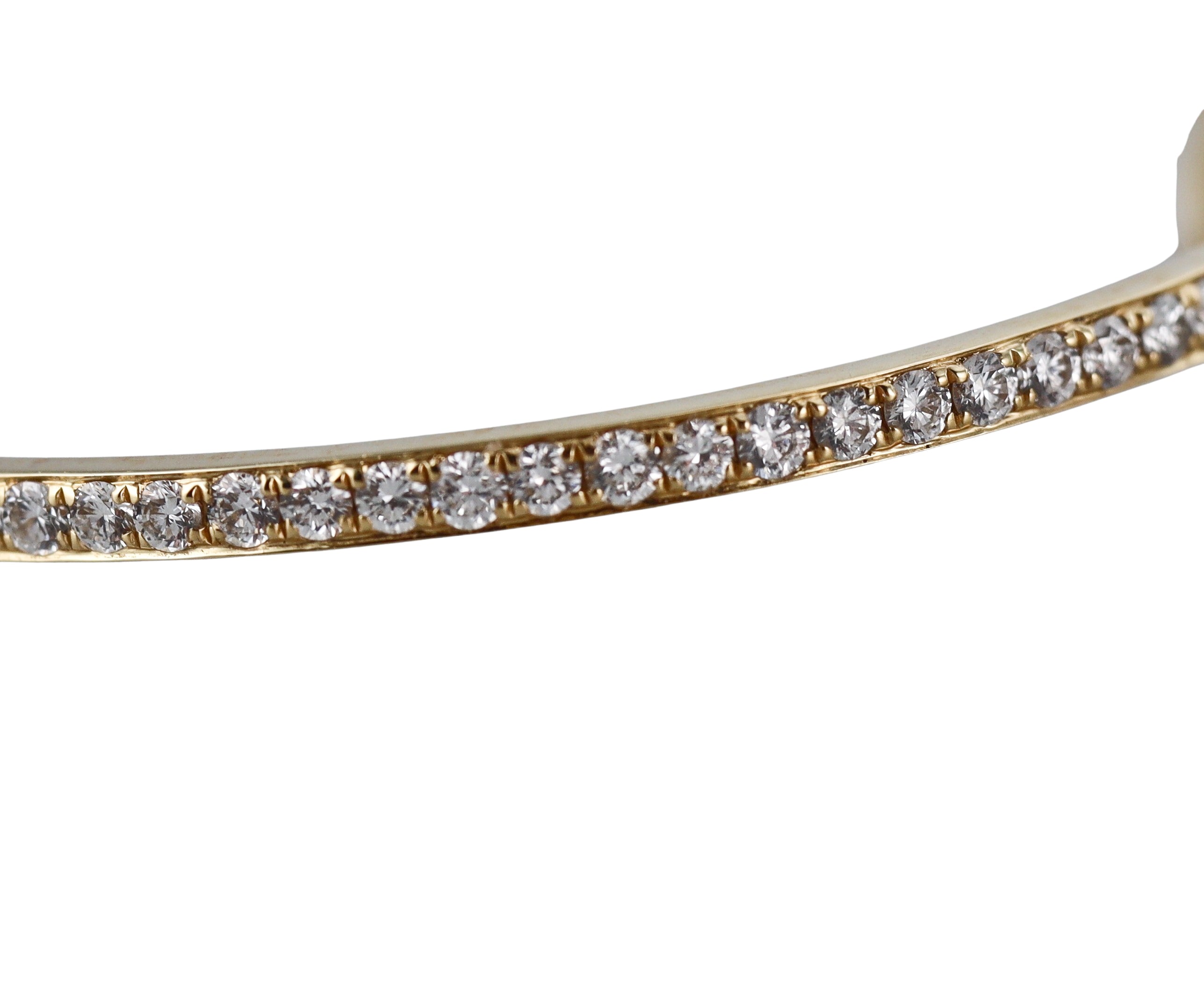 Memoire by Hearts on Fire 18k Gold Diamond Round Pave Hoops Earrings