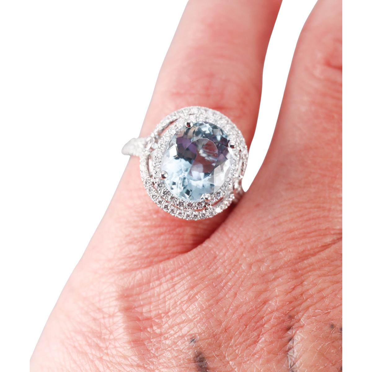 18k White Gold Aquamarine Diamond Ring