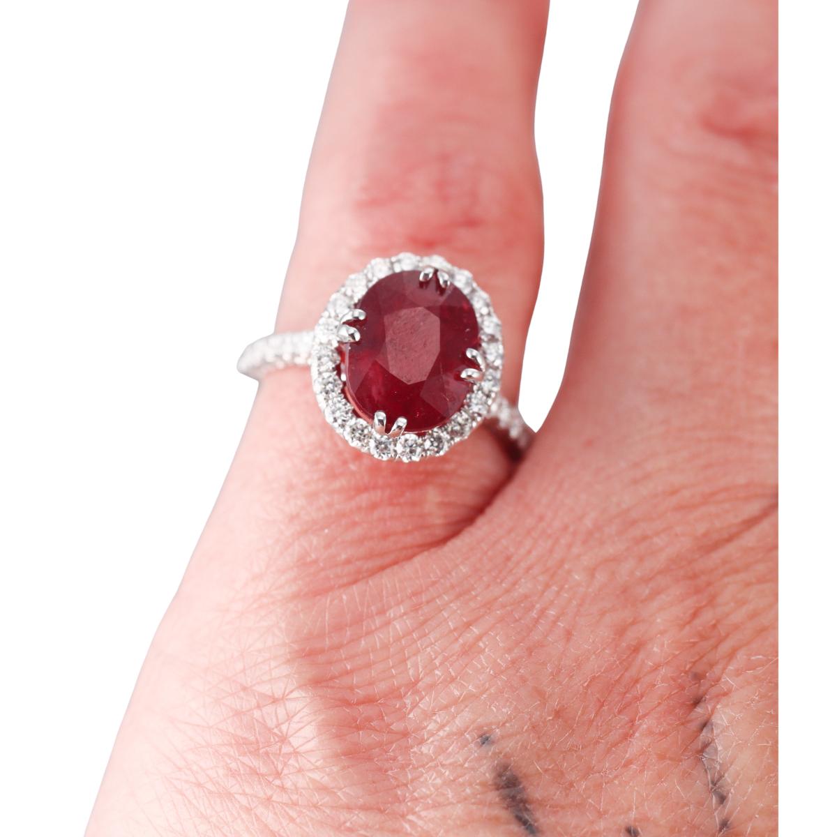 18k Gold Ruby Diamond Ring